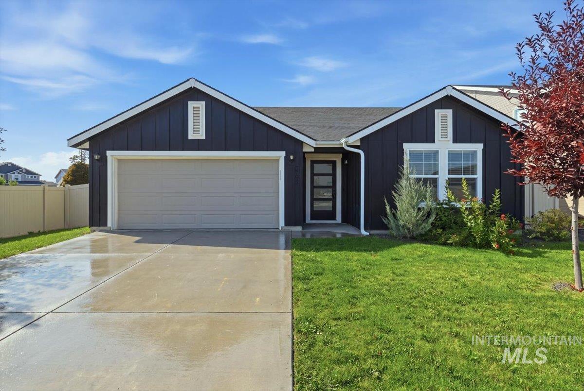3795 E Berwick Dr, Nampa, Idaho 83686, 3 Bedrooms, 2 Bathrooms, Residential For Sale, Price $455,000, 98998241