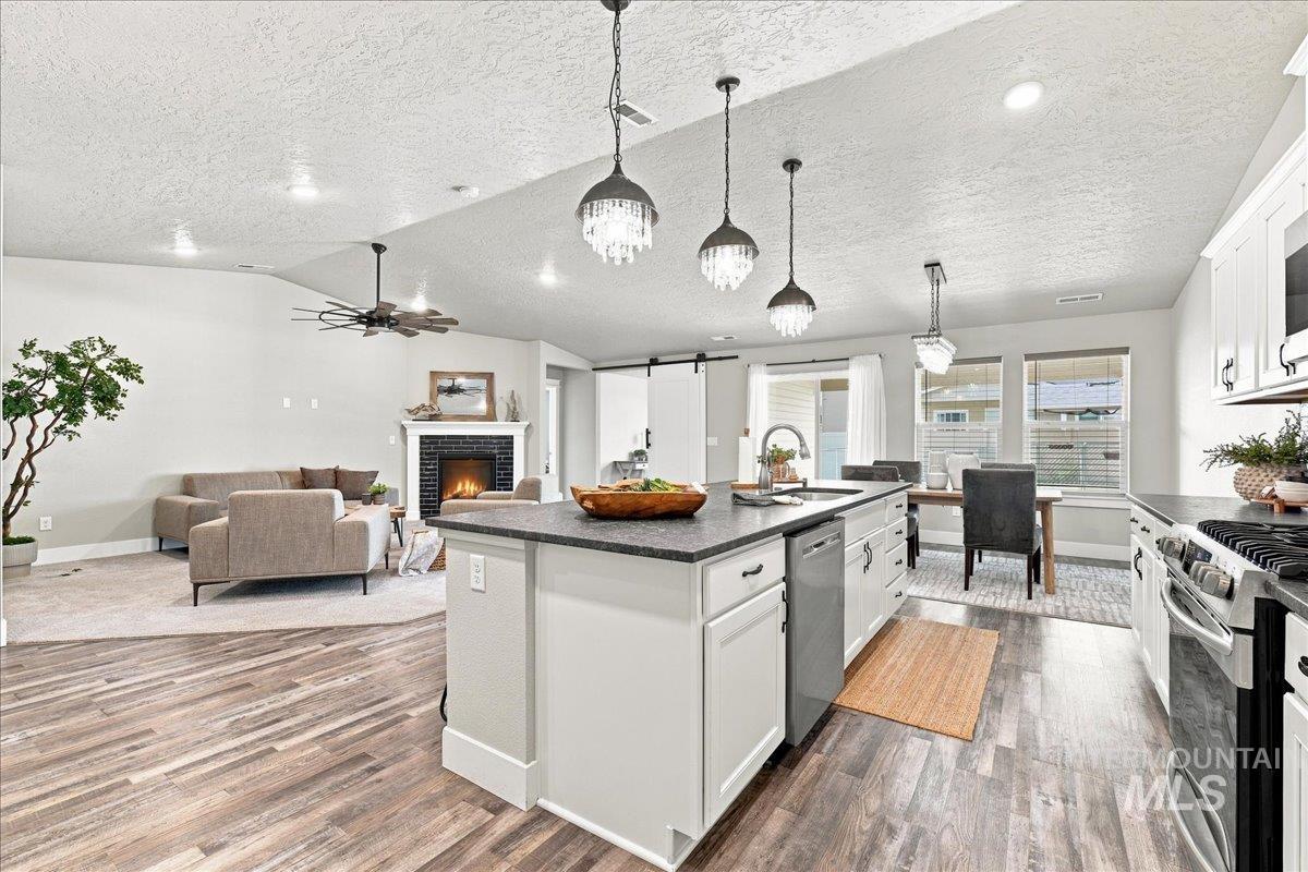 3795 E Berwick Dr, Nampa, Idaho 83686, 3 Bedrooms, 2 Bathrooms, Residential For Sale, Price $455,000, 98998241