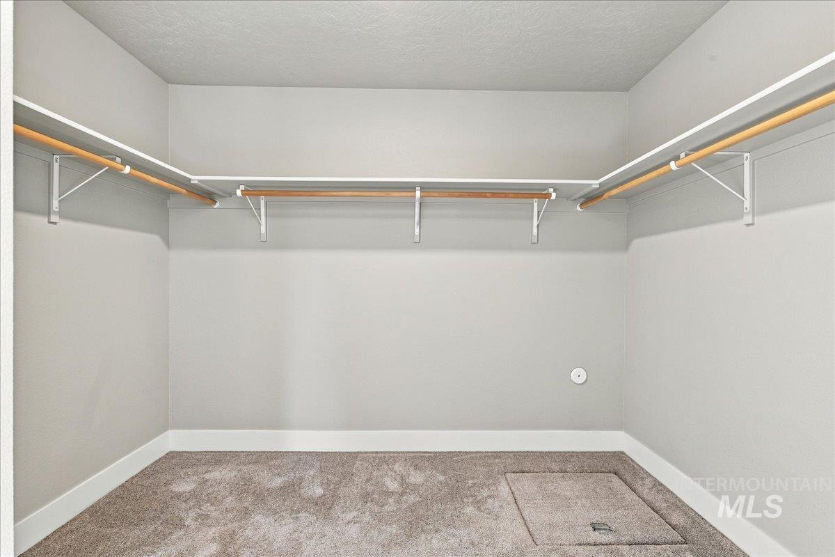 3795 E Berwick Dr, Nampa, Idaho 83686, 3 Bedrooms, 2 Bathrooms, Residential For Sale, Price $455,000, 98998241