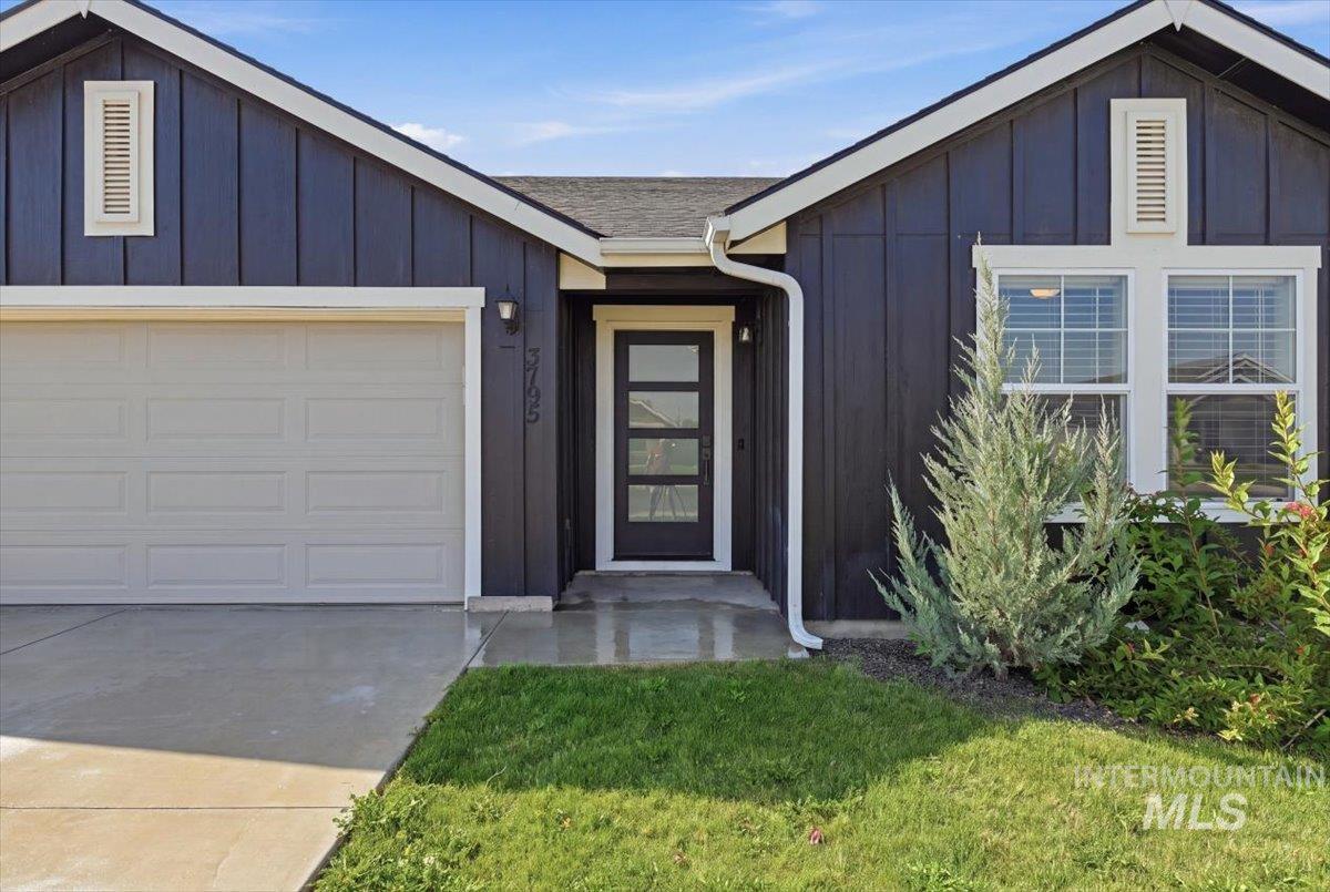 3795 E Berwick Dr, Nampa, Idaho 83686, 3 Bedrooms, 2 Bathrooms, Residential For Sale, Price $455,000, 98998241
