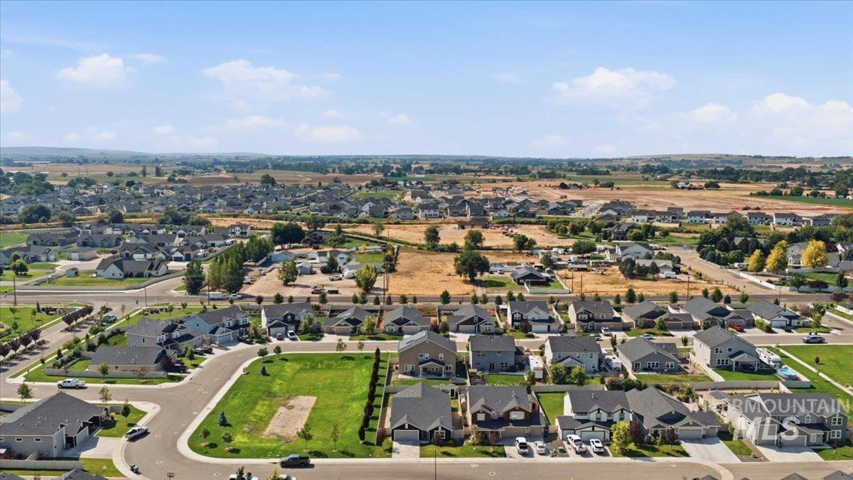 3795 E Berwick Dr, Nampa, Idaho 83686, 3 Bedrooms, 2 Bathrooms, Residential For Sale, Price $455,000, 98998241