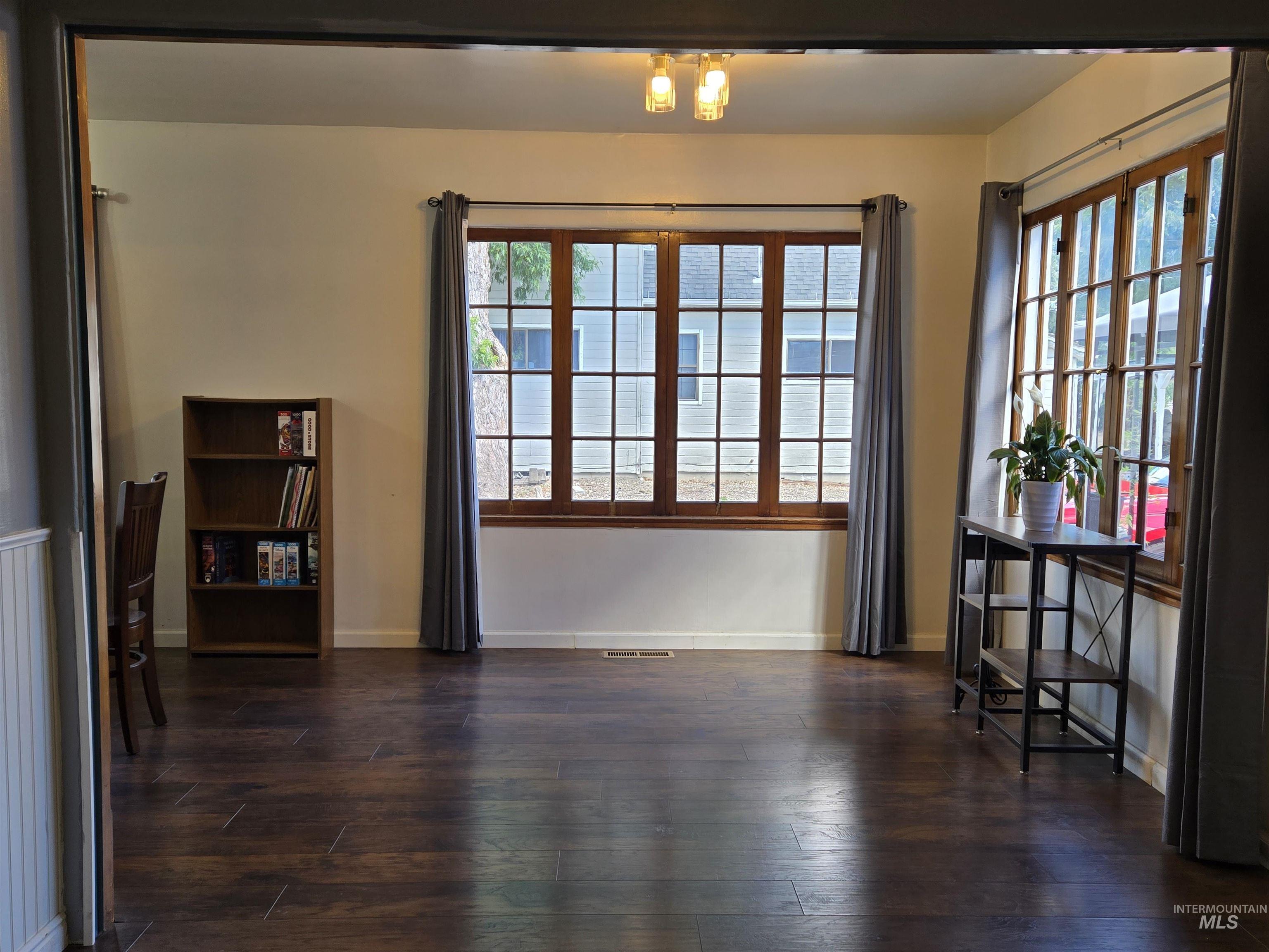 1122 2nd Ave S., Payette, Idaho 83661, 4 Bedrooms, 2 Bathrooms, Residential For Sale, Price $415,000,MLS 98998276