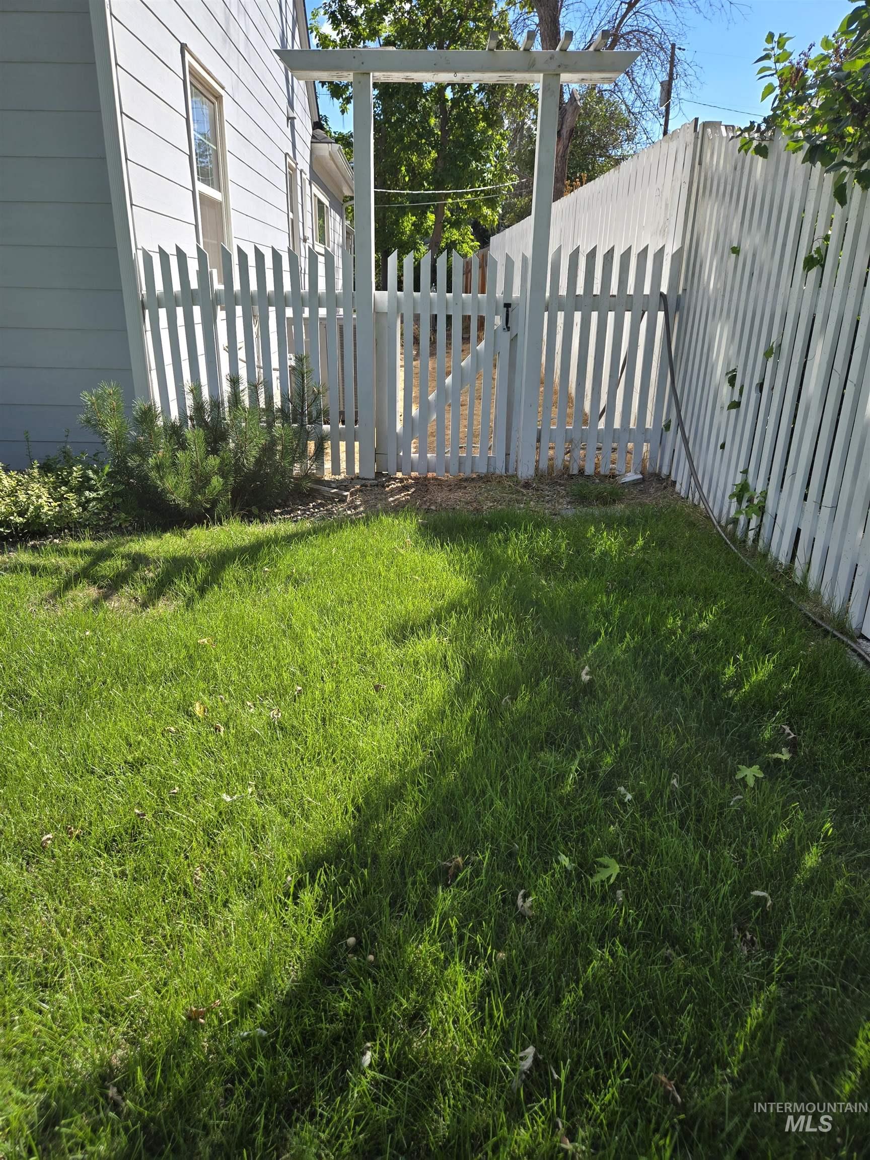 1122 2nd Ave S., Payette, Idaho 83661, 4 Bedrooms, 2 Bathrooms, Residential For Sale, Price $415,000,MLS 98998276
