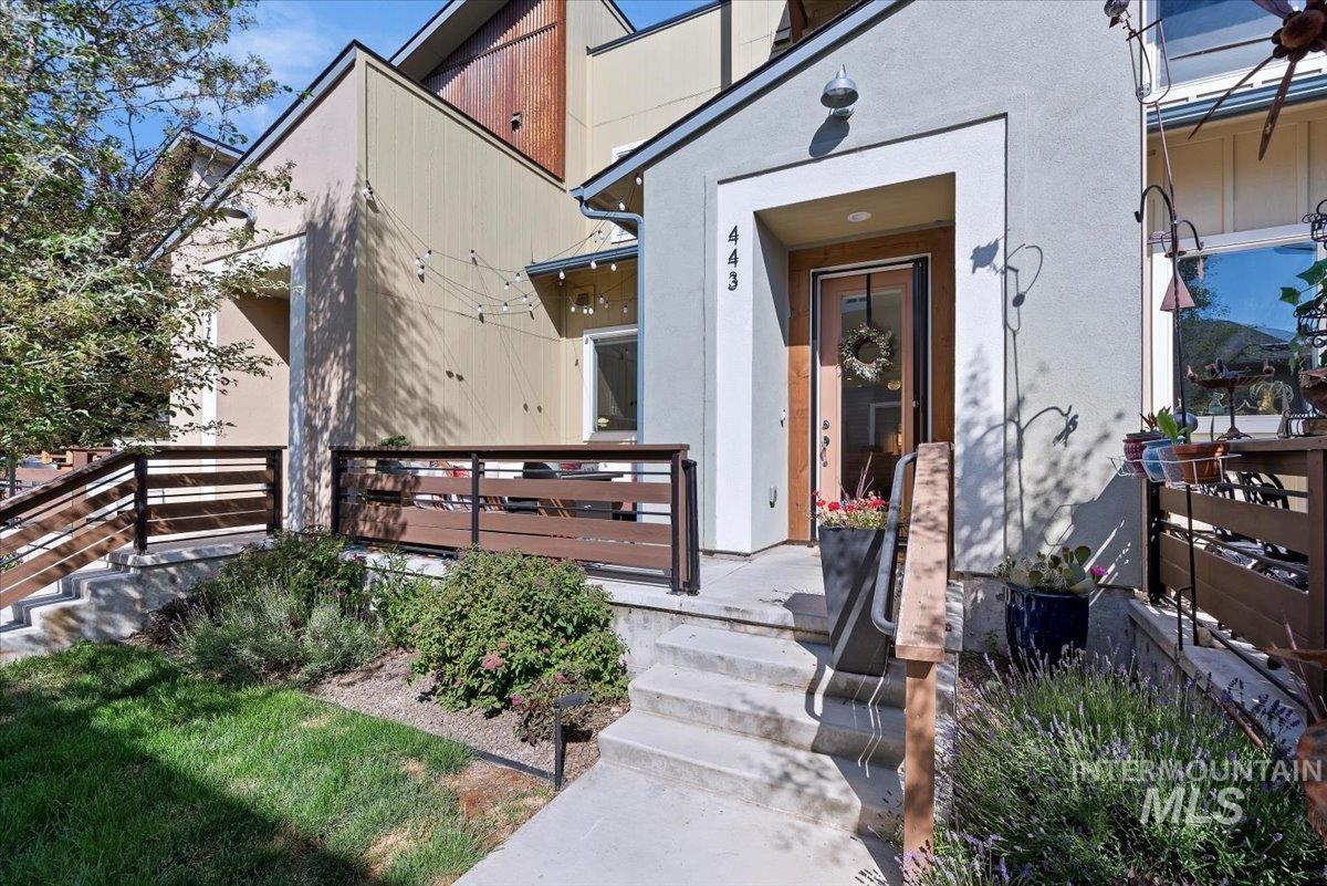 443 E Danika Ln, Garden City, Idaho 83714, 3 Bedrooms, 2.5 Bathrooms, Residential For Sale, Price $549,900,MLS 98998284