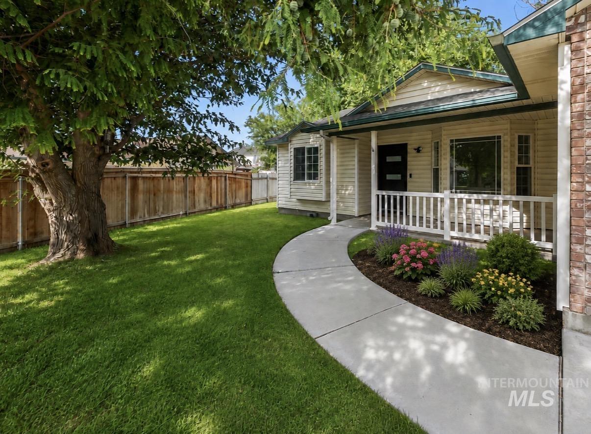 526 Lost Basin Ct, Nampa, Idaho 83686, 3 Bedrooms, 2 Bathrooms, Residential For Sale, Price $382,500, 98998292