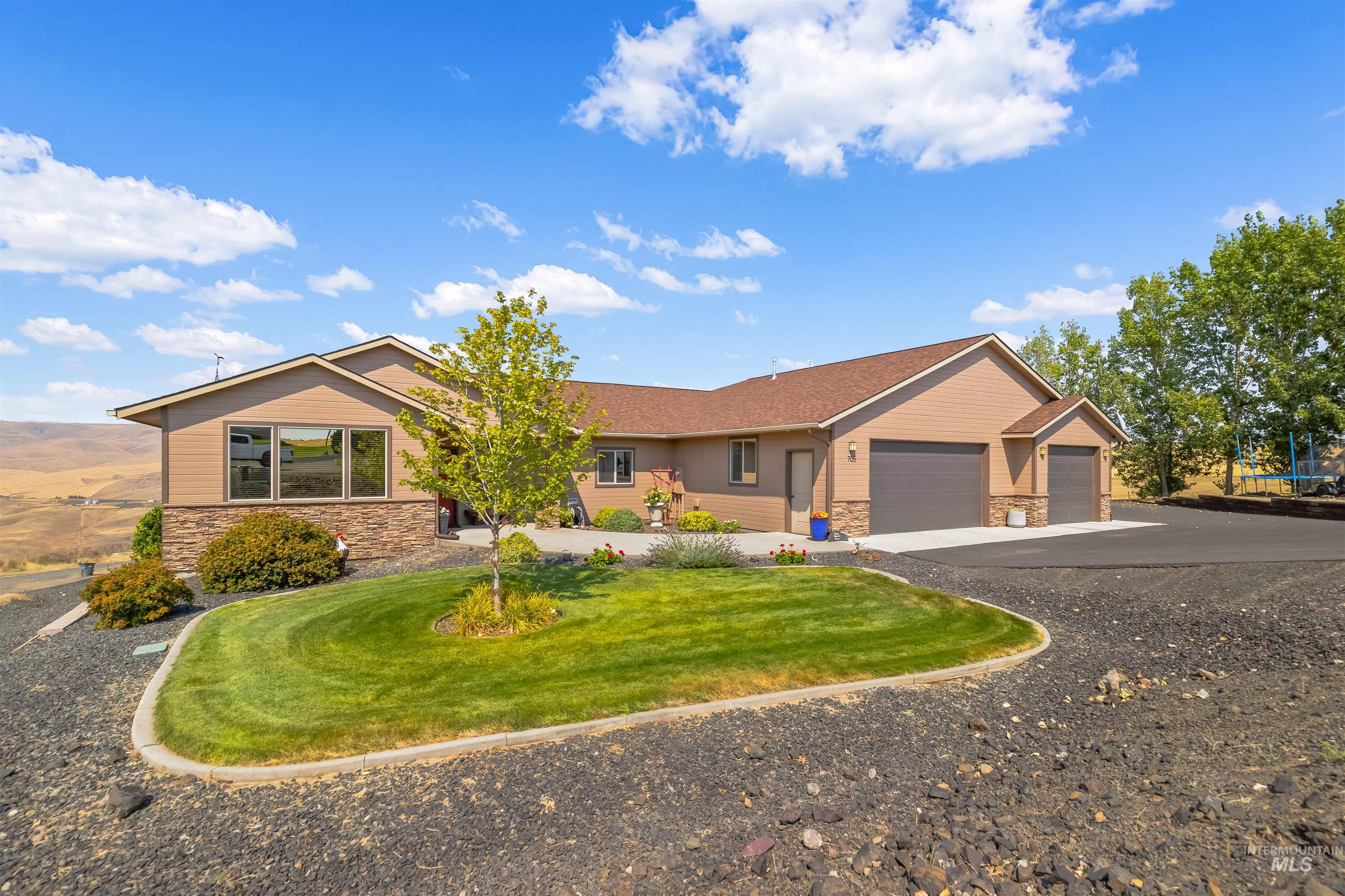 705 Talons Ct, Lewiston, Idaho 83501, 4 Bedrooms, 2.5 Bathrooms, Residential For Sale, Price $1,050,000,MLS 98998298