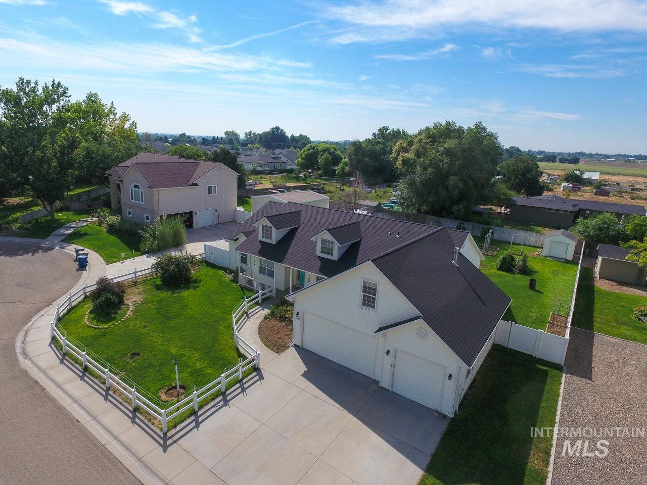 1005 karndell St, Caldwell, Idaho 83605, 4 Bedrooms, 2 Bathrooms, Residential For Sale, Price $543,000,MLS 98998308