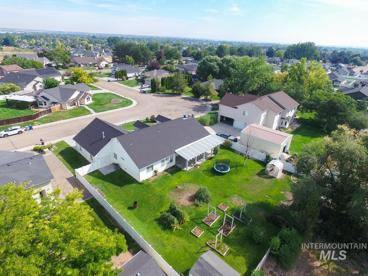 1005 karndell St, Caldwell, Idaho 83605, 4 Bedrooms, 2 Bathrooms, Residential For Sale, Price $543,000,MLS 98998308