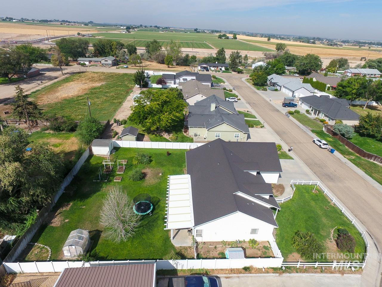 1005 karndell St, Caldwell, Idaho 83605, 4 Bedrooms, 2 Bathrooms, Residential For Sale, Price $543,000,MLS 98998308