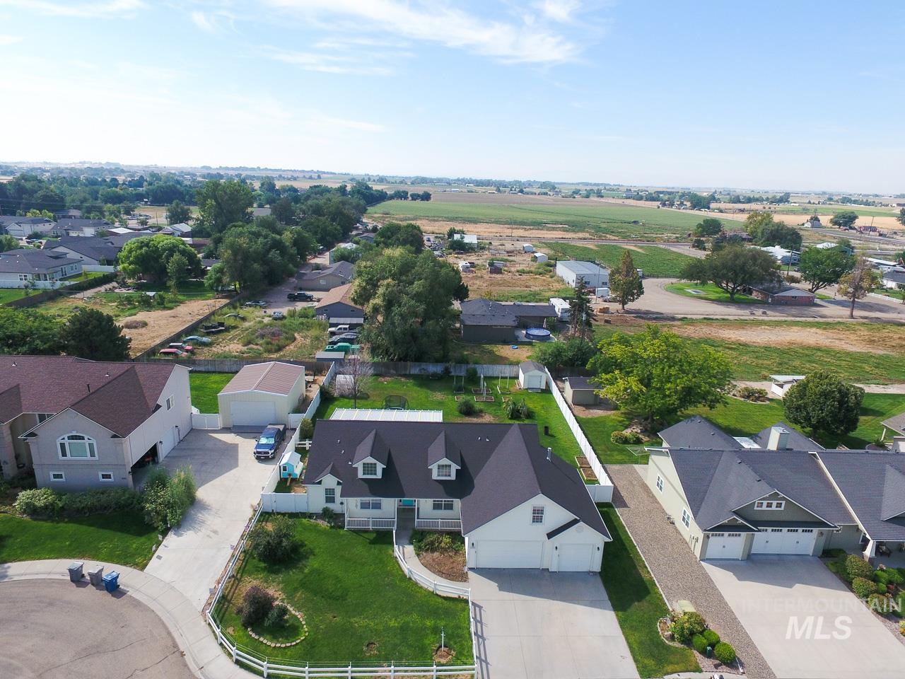 1005 karndell St, Caldwell, Idaho 83605, 4 Bedrooms, 2 Bathrooms, Residential For Sale, Price $543,000,MLS 98998308