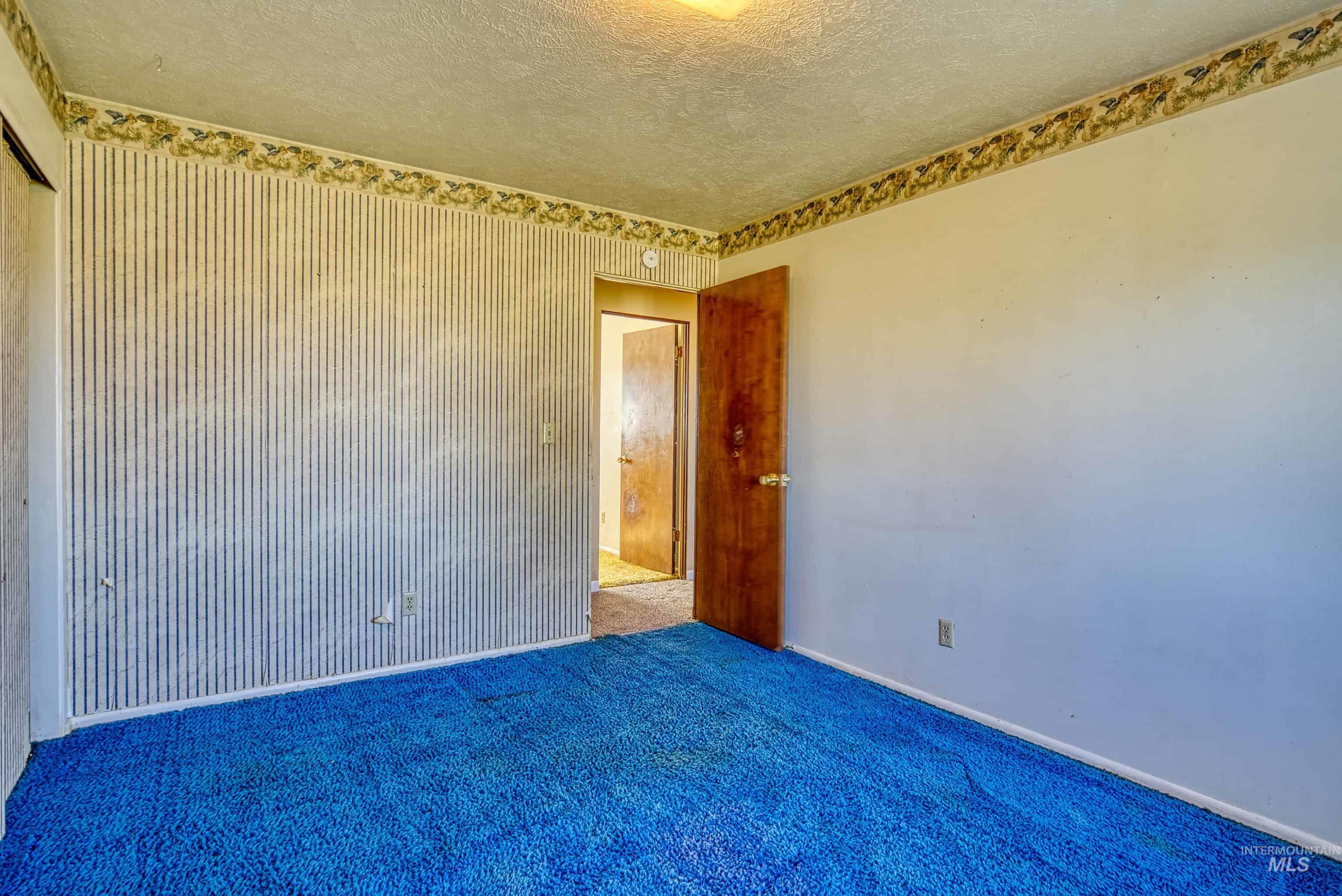 425 W Peach Rd, Ontario, Oregon 97914, 5 Bedrooms, 2 Bathrooms, Residential For Sale, Price $570,000, 98998386