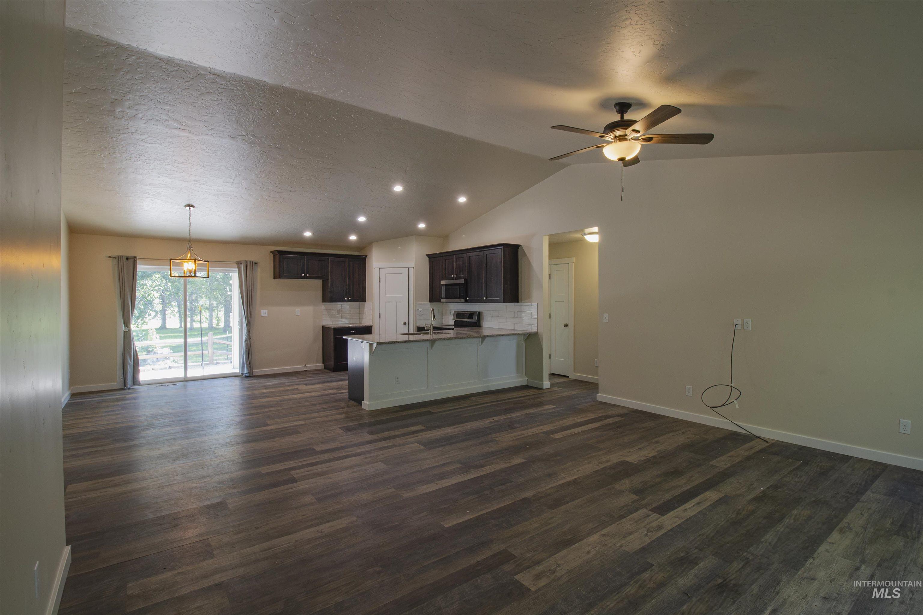 607 Peach Lane, New Plymouth, Idaho 83655, 3 Bedrooms, 2 Bathrooms, Residential For Sale, Price $460,000, 98998387