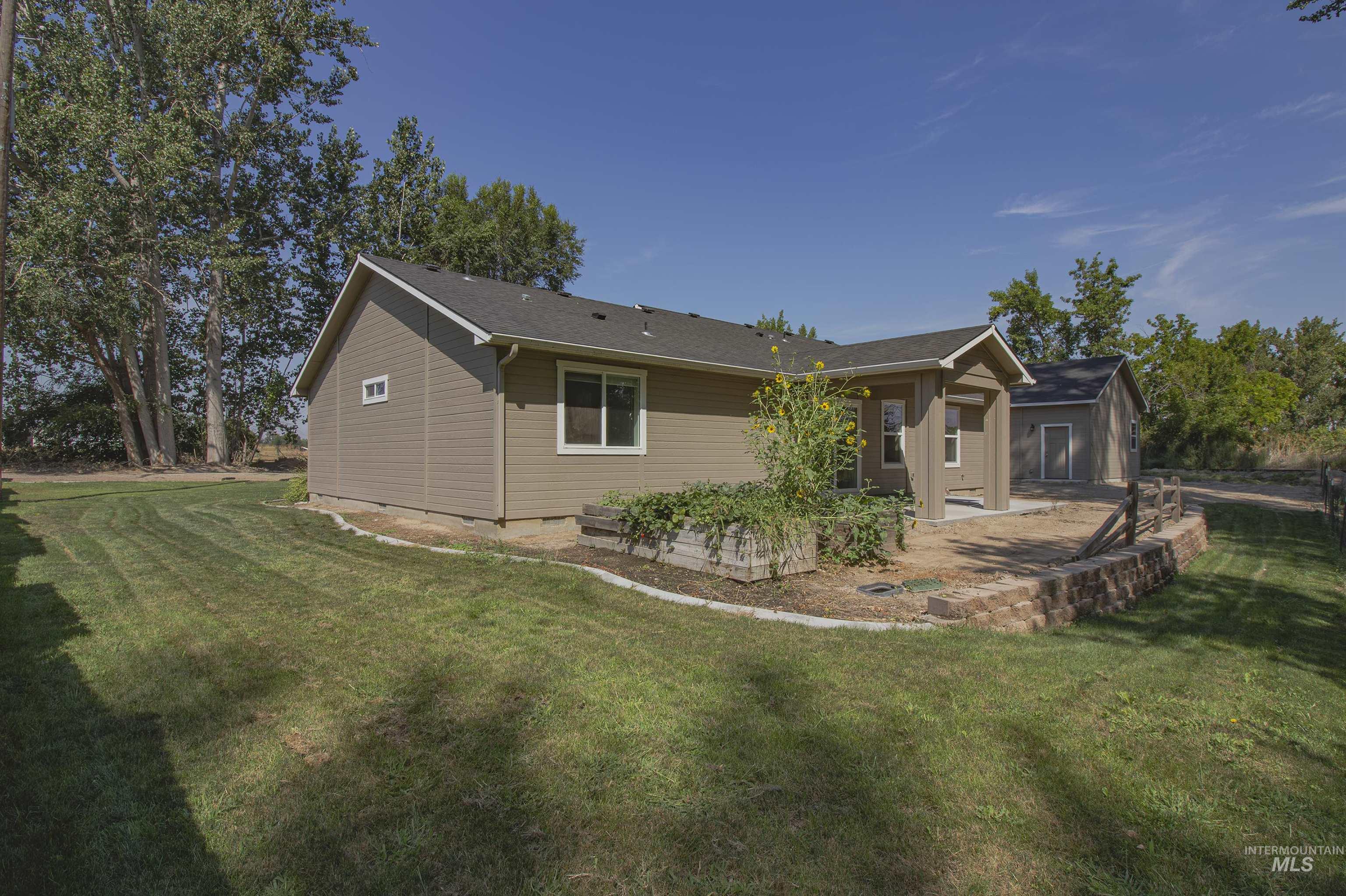 607 Peach Lane, New Plymouth, Idaho 83655, 3 Bedrooms, 2 Bathrooms, Residential For Sale, Price $460,000, 98998387