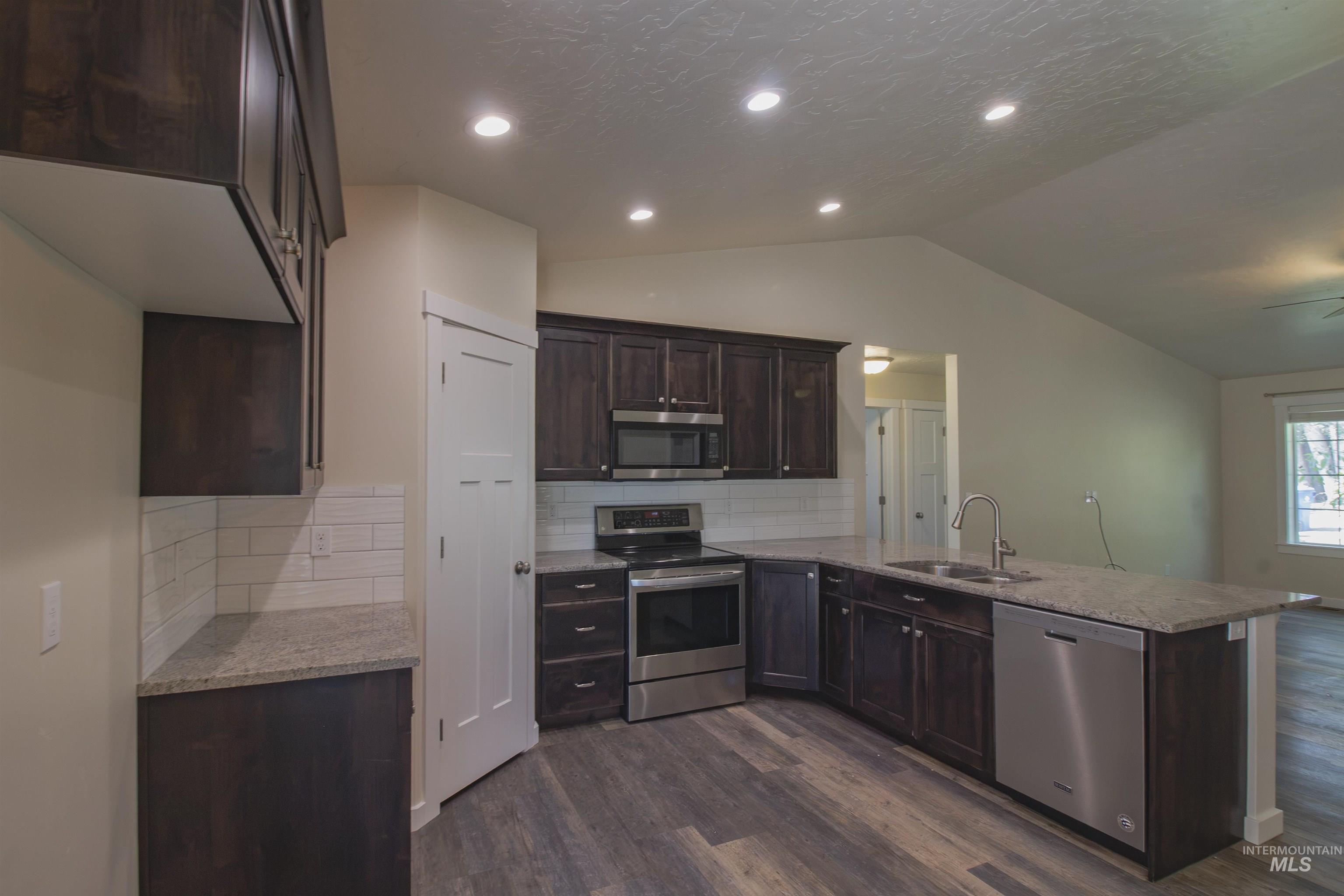 607 Peach Lane, New Plymouth, Idaho 83655, 3 Bedrooms, 2 Bathrooms, Residential For Sale, Price $460,000, 98998387
