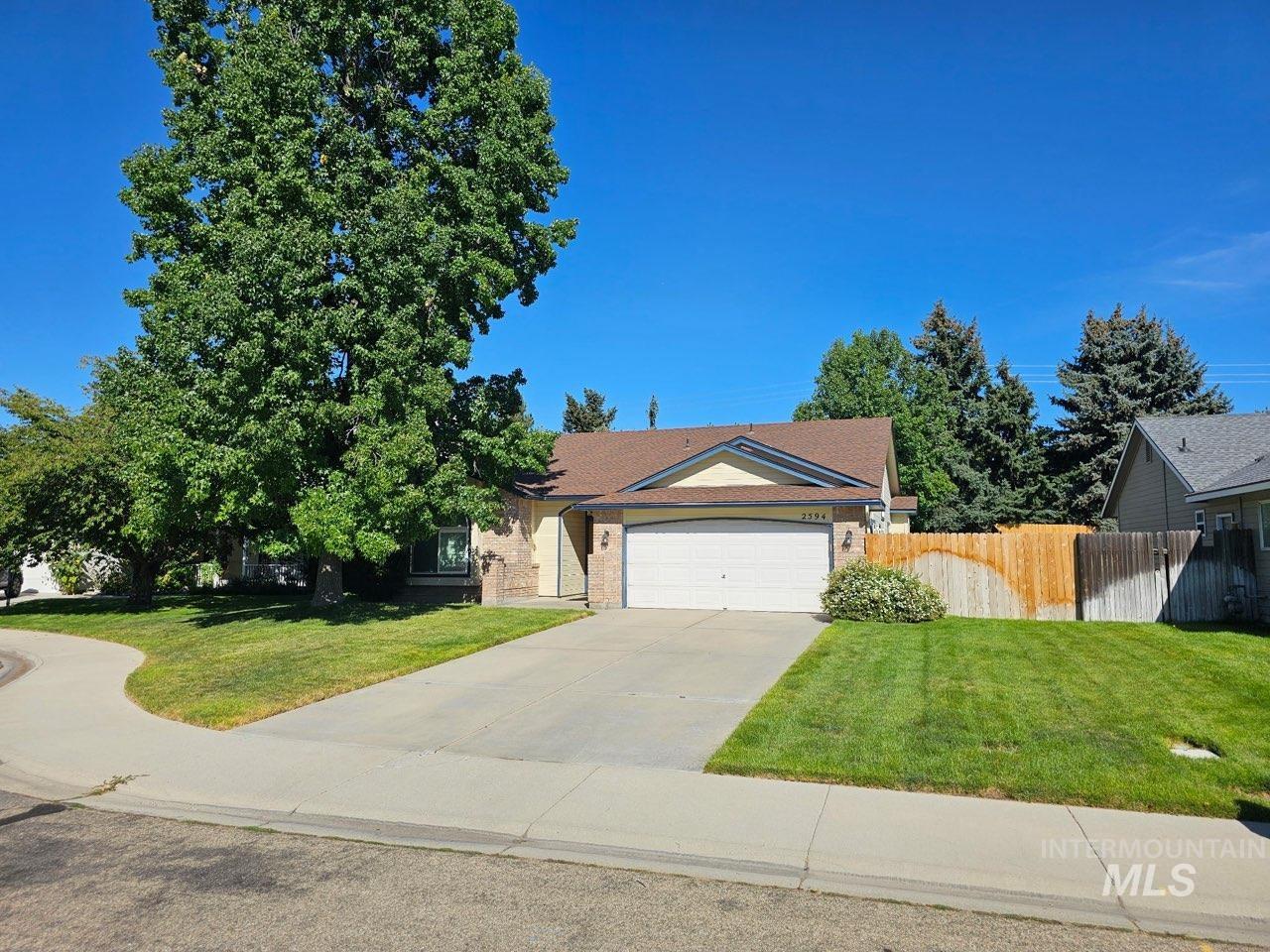 2594 N Valmet Pl, Meridian, Idaho 83646, 3 Bedrooms, 2 Bathrooms, Residential For Sale, Price $435,000, 98998391