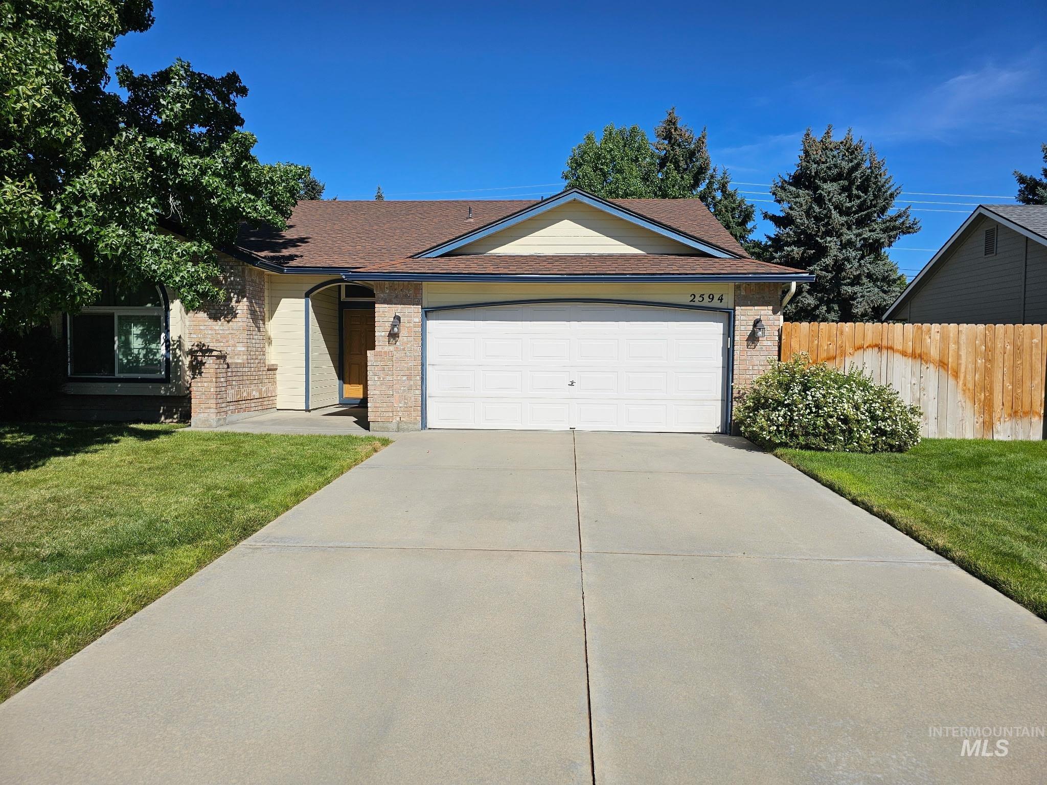 2594 N Valmet Pl, Meridian, Idaho 83646, 3 Bedrooms, 2 Bathrooms, Residential For Sale, Price $435,000, 98998391