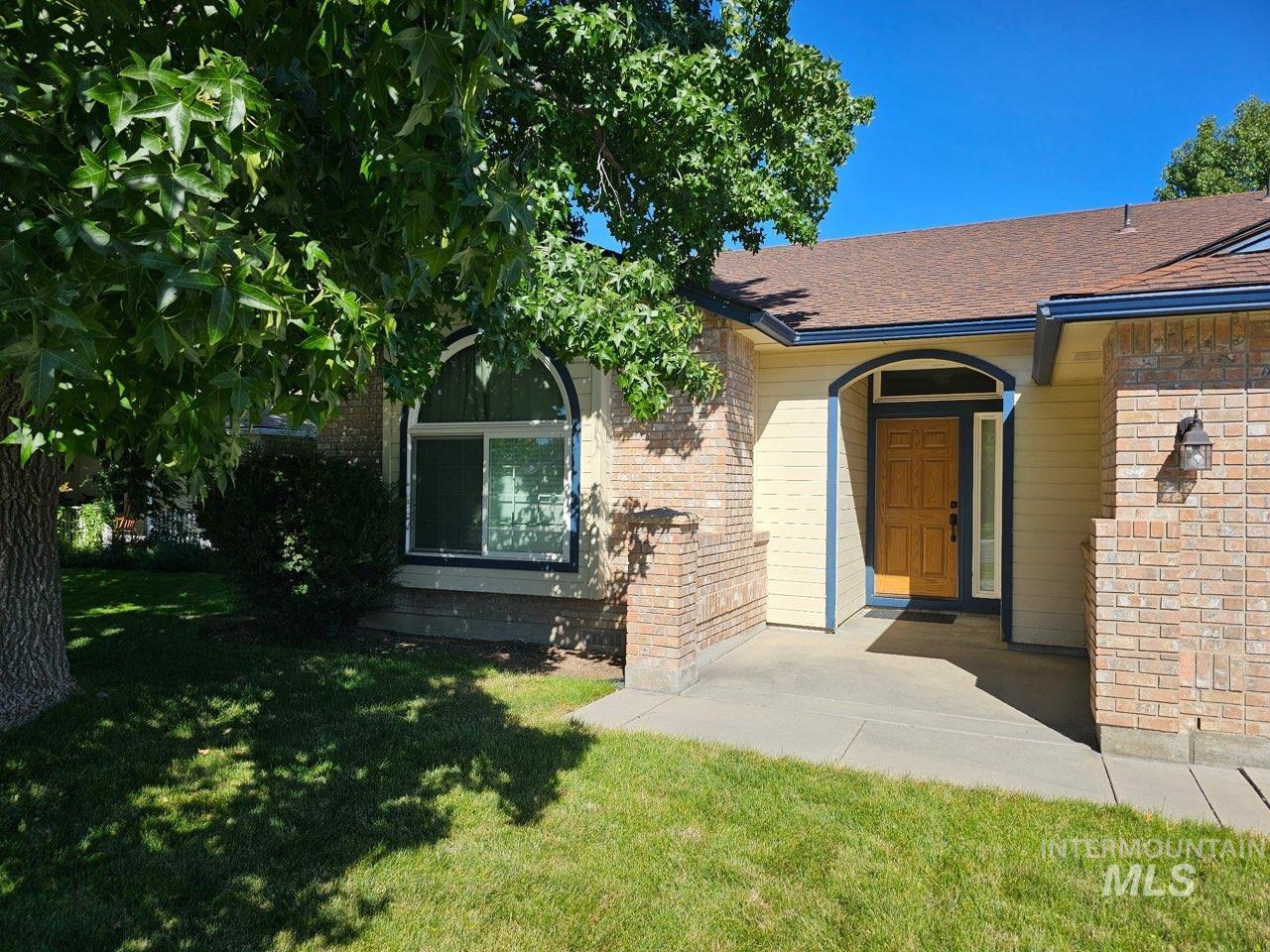 2594 N Valmet Pl, Meridian, Idaho 83646, 3 Bedrooms, 2 Bathrooms, Residential For Sale, Price $435,000, 98998391