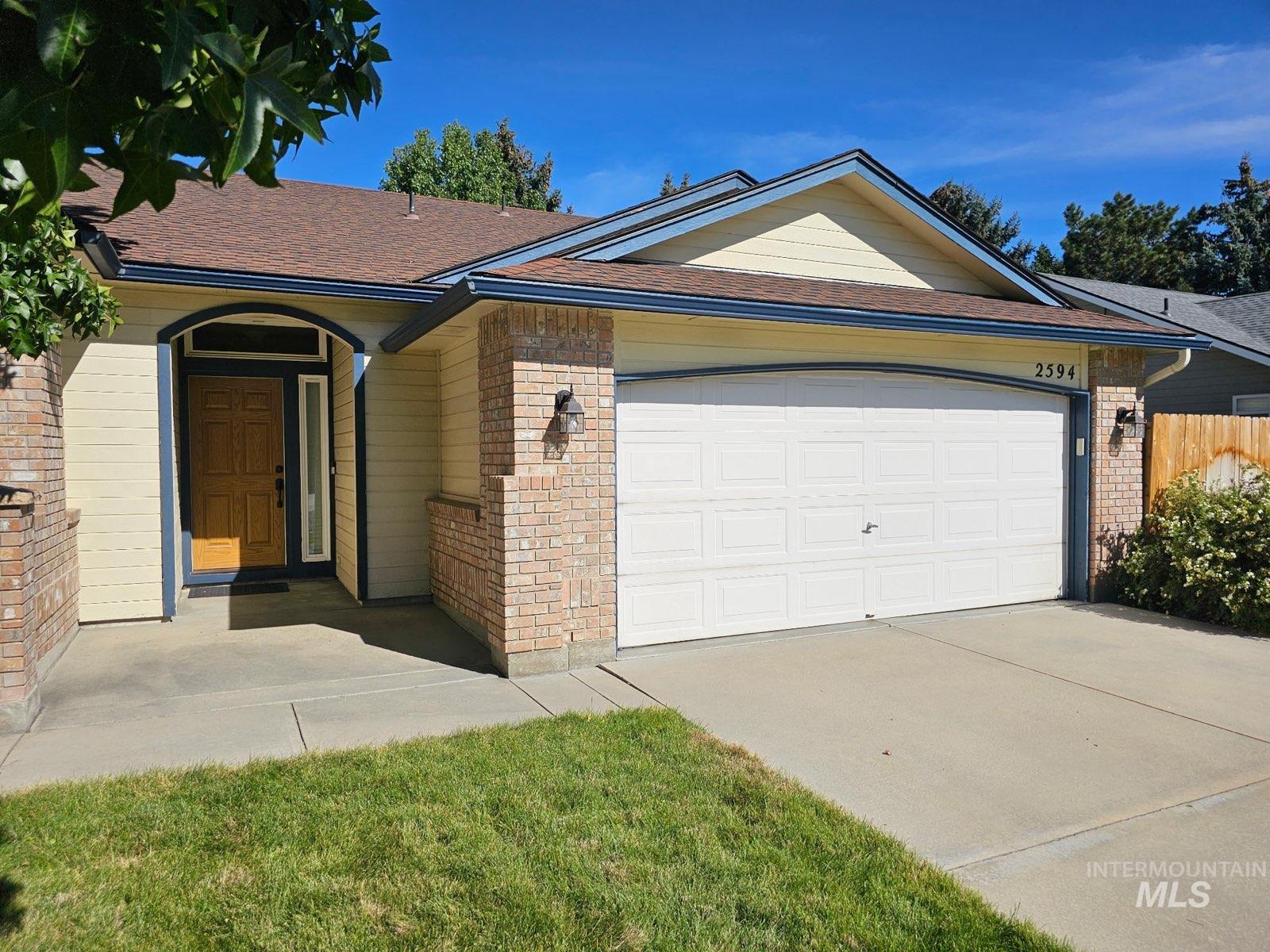 2594 N Valmet Pl, Meridian, Idaho 83646, 3 Bedrooms, 2 Bathrooms, Residential For Sale, Price $435,000, 98998391