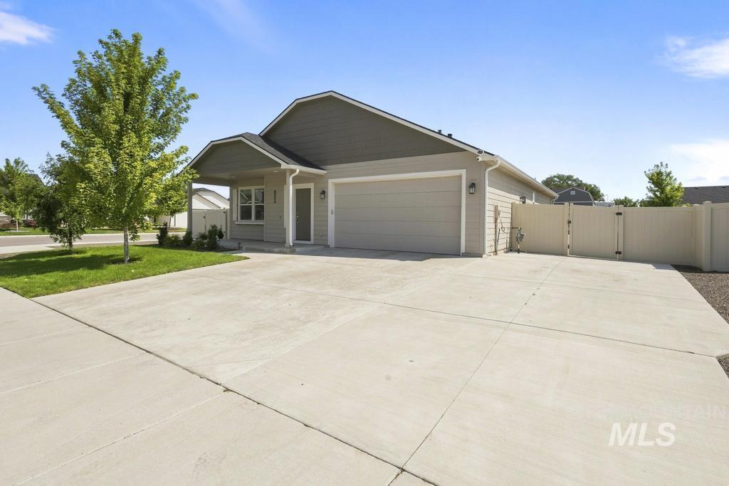 522 Belville Place, Caldwell, Idaho 83605, 3 Bedrooms, 2 Bathrooms, Residential For Sale, Price $429,990,MLS 98998395