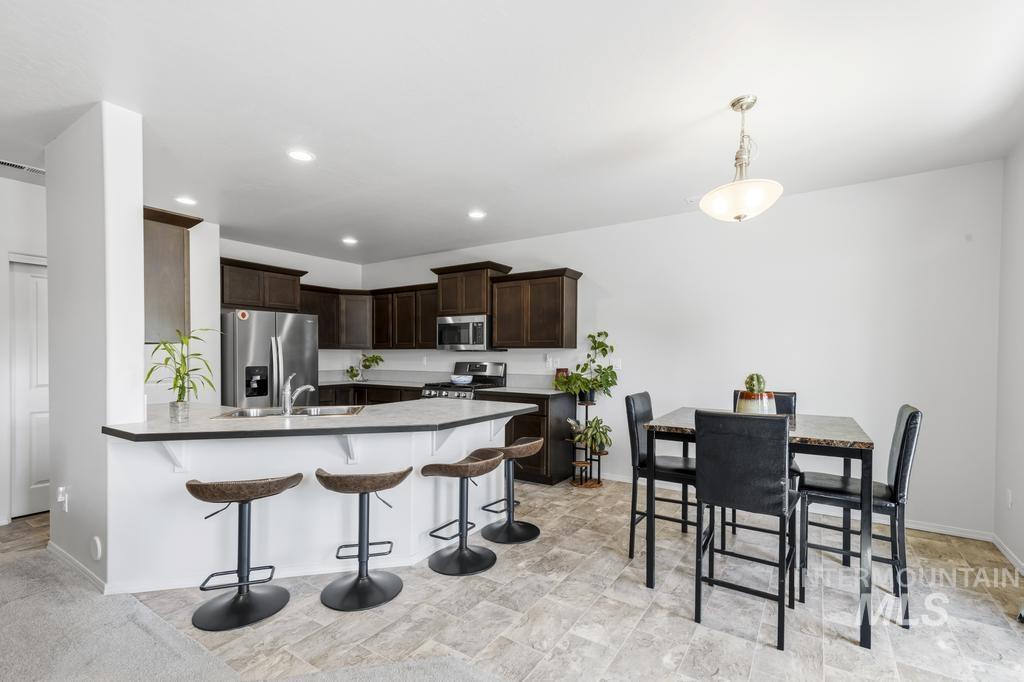 522 Belville Place, Caldwell, Idaho 83605, 3 Bedrooms, 2 Bathrooms, Residential For Sale, Price $429,990,MLS 98998395