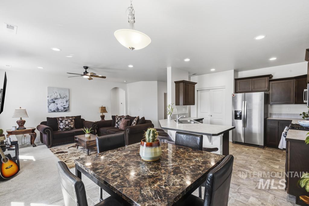 522 Belville Place, Caldwell, Idaho 83605, 3 Bedrooms, 2 Bathrooms, Residential For Sale, Price $429,990,MLS 98998395