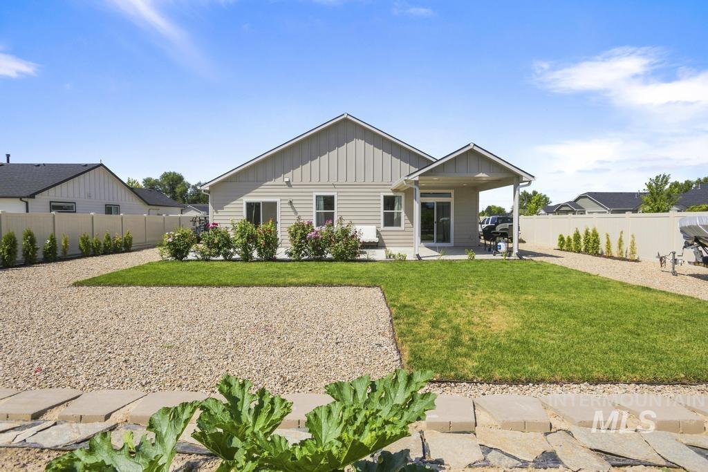 522 Belville Place, Caldwell, Idaho 83605, 3 Bedrooms, 2 Bathrooms, Residential For Sale, Price $429,990,MLS 98998395