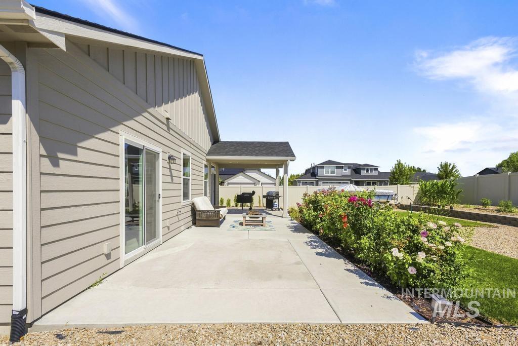 522 Belville Place, Caldwell, Idaho 83605, 3 Bedrooms, 2 Bathrooms, Residential For Sale, Price $429,990,MLS 98998395