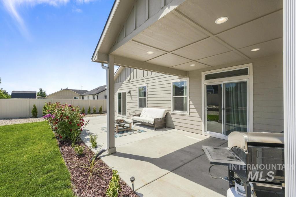 522 Belville Place, Caldwell, Idaho 83605, 3 Bedrooms, 2 Bathrooms, Residential For Sale, Price $429,990,MLS 98998395