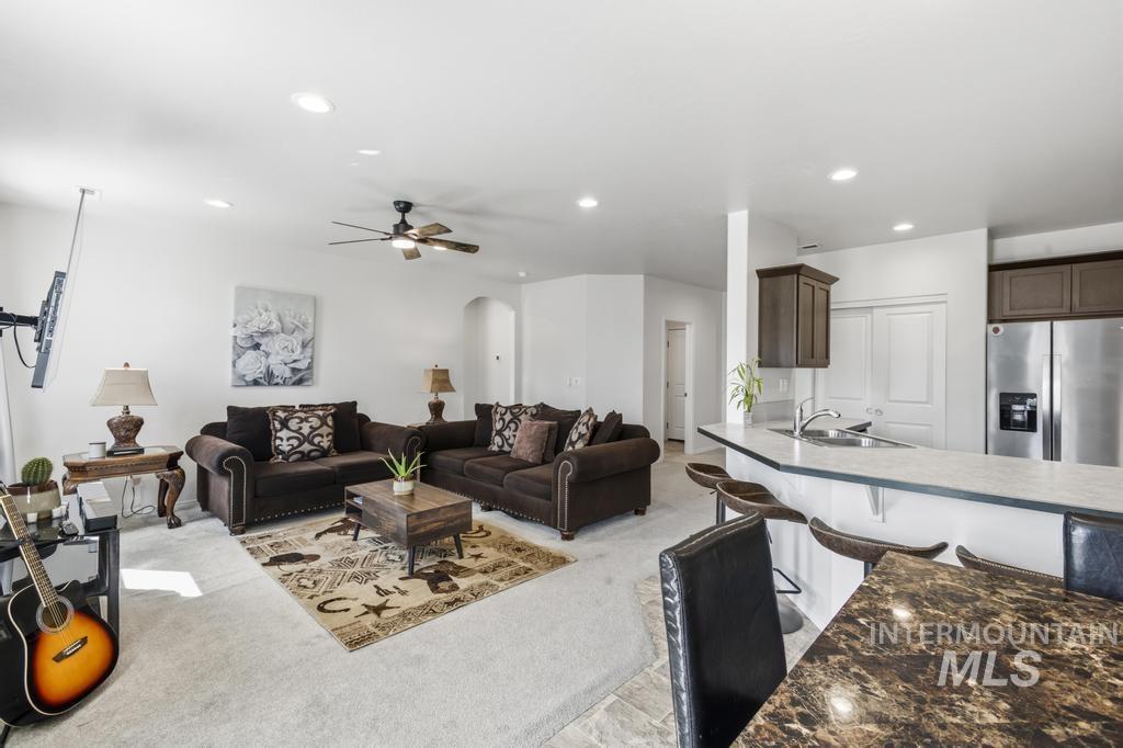 522 Belville Place, Caldwell, Idaho 83605, 3 Bedrooms, 2 Bathrooms, Residential For Sale, Price $429,990,MLS 98998395