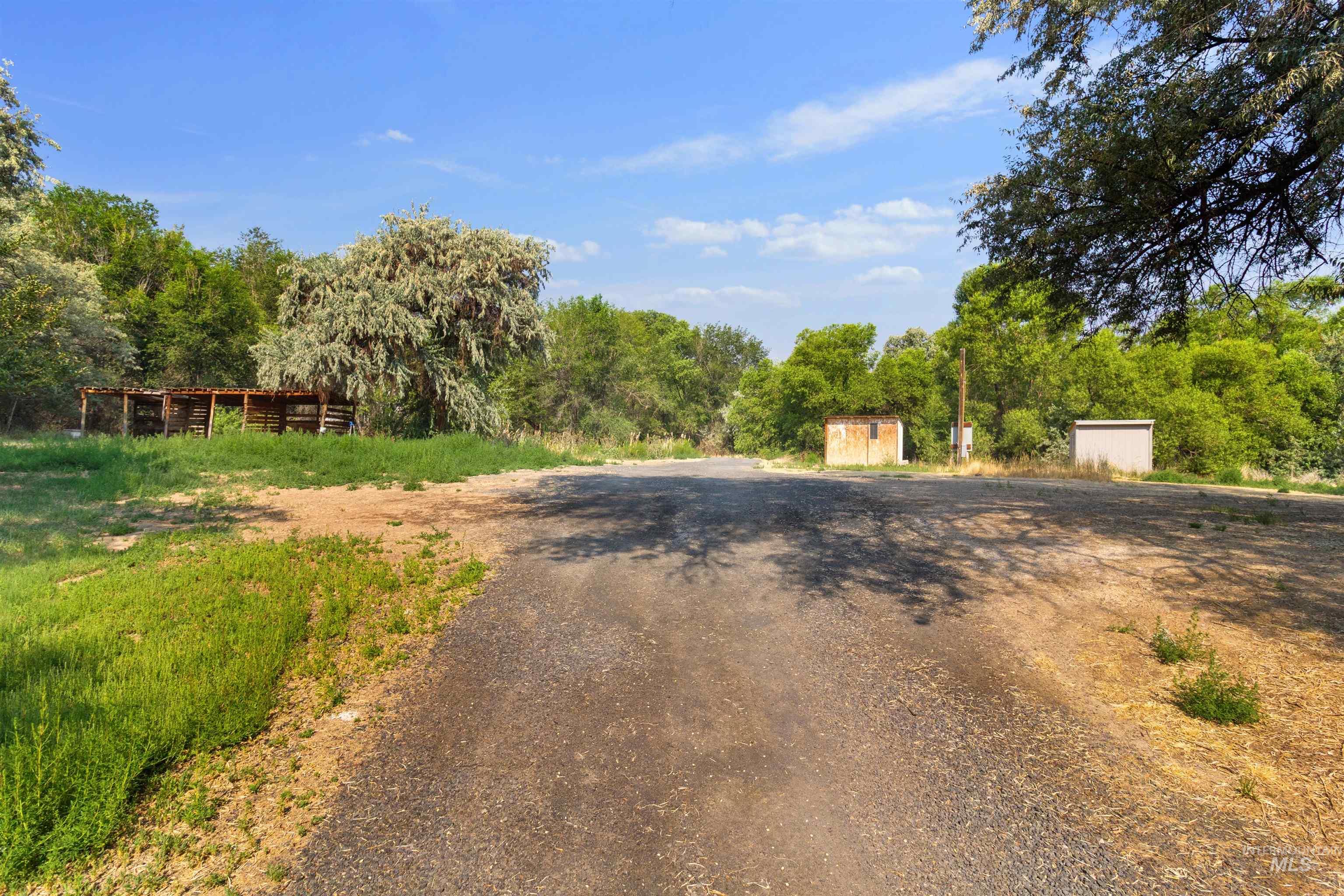 4301 Carter Pack Rd, Buhl, Idaho 83316, 3 Bedrooms, 2 Bathrooms, Residential For Sale, Price $495,000,MLS 98998397