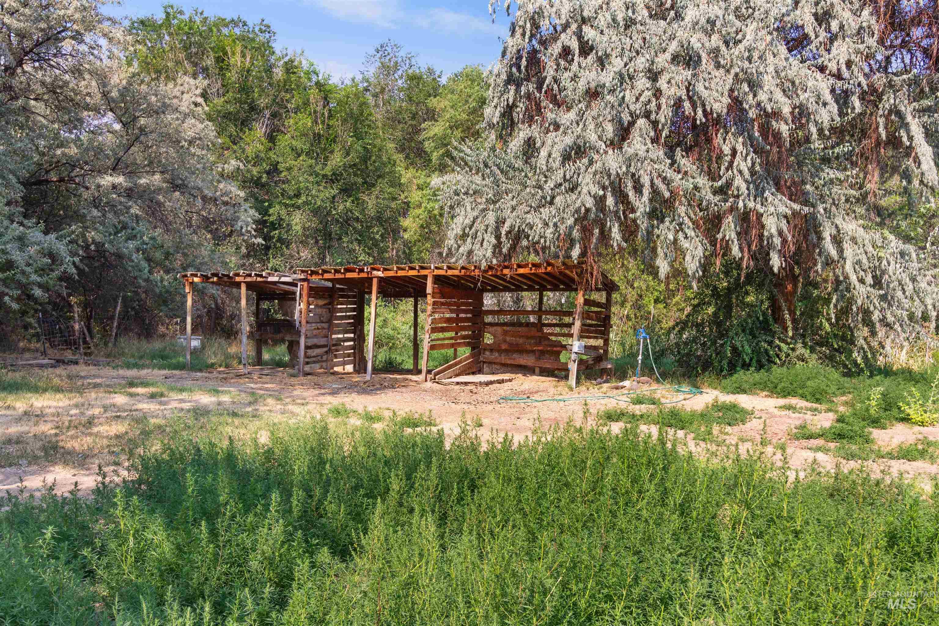 4301 Carter Pack Rd, Buhl, Idaho 83316, 3 Bedrooms, 2 Bathrooms, Residential For Sale, Price $495,000,MLS 98998397