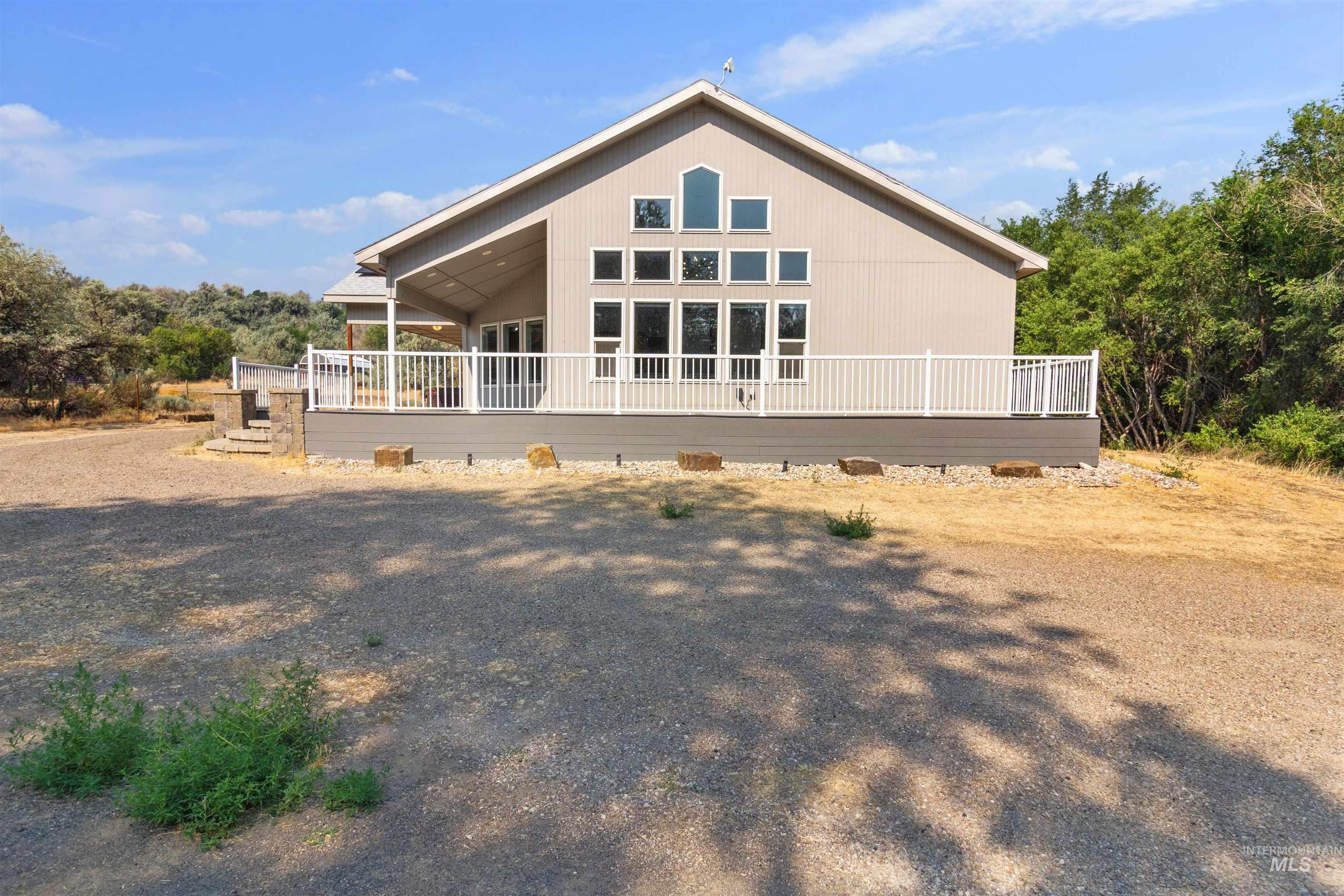 4301 Carter Pack Rd, Buhl, Idaho 83316, 3 Bedrooms, 2 Bathrooms, Residential For Sale, Price $495,000,MLS 98998397
