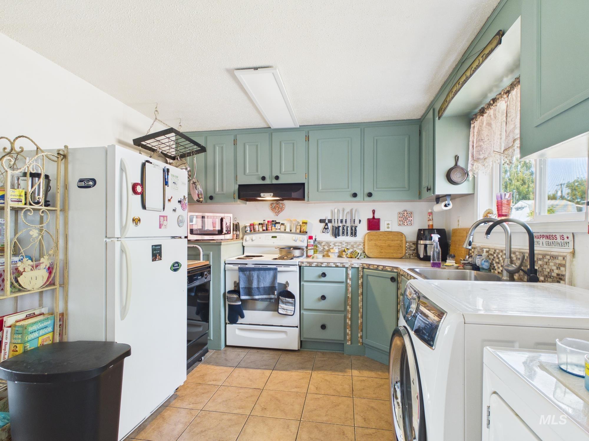 1409 Cedar Ave, Lewiston, Idaho 83501, 2 Bedrooms, 1 Bathroom, Residential Income For Sale, Price $407,500, 98998398