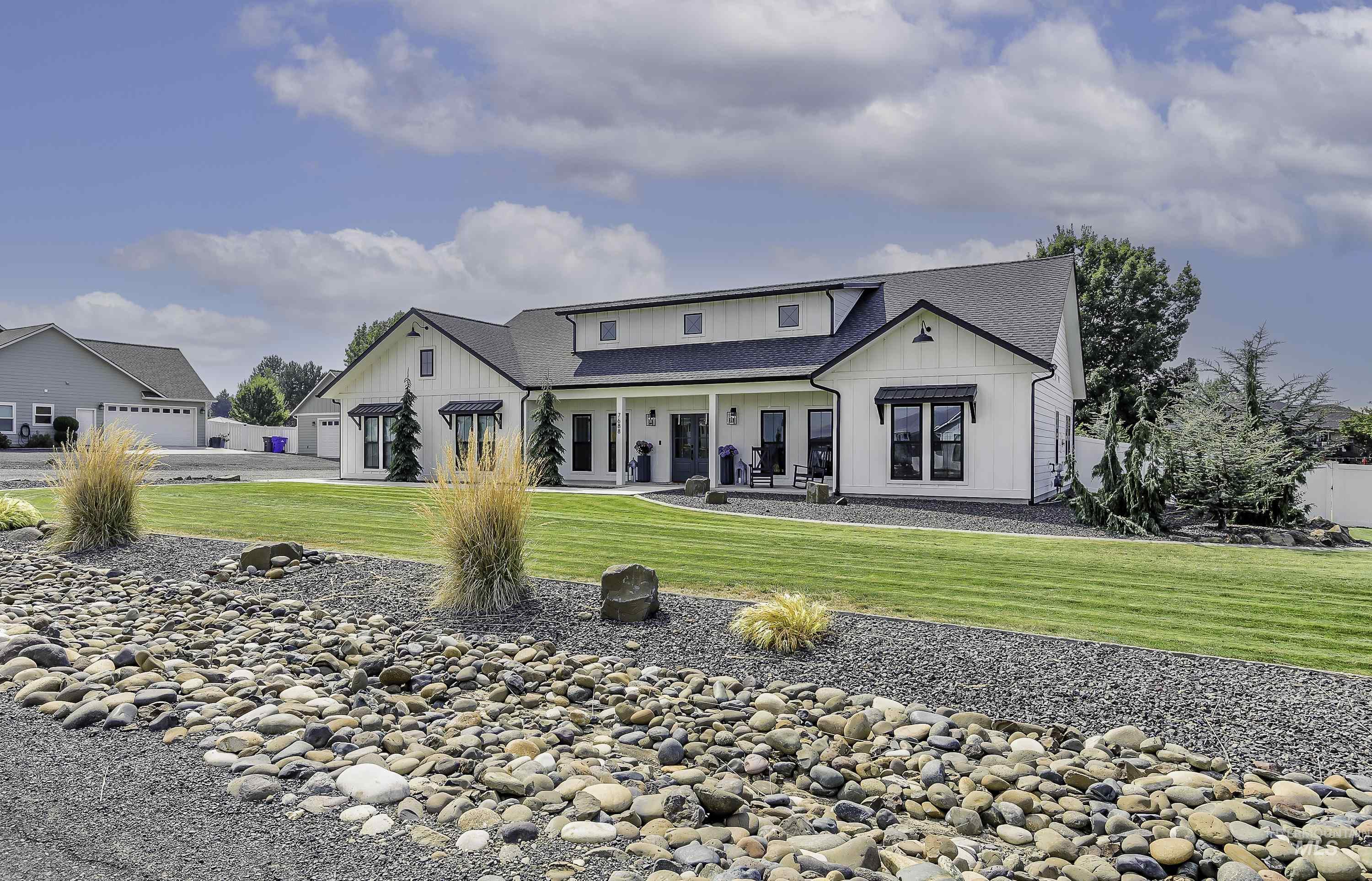 7688 Paddock Lane, Lewiston, Idaho 83501, 4 Bedrooms, 2.5 Bathrooms, Residential For Sale, Price $949,900,MLS 98998399