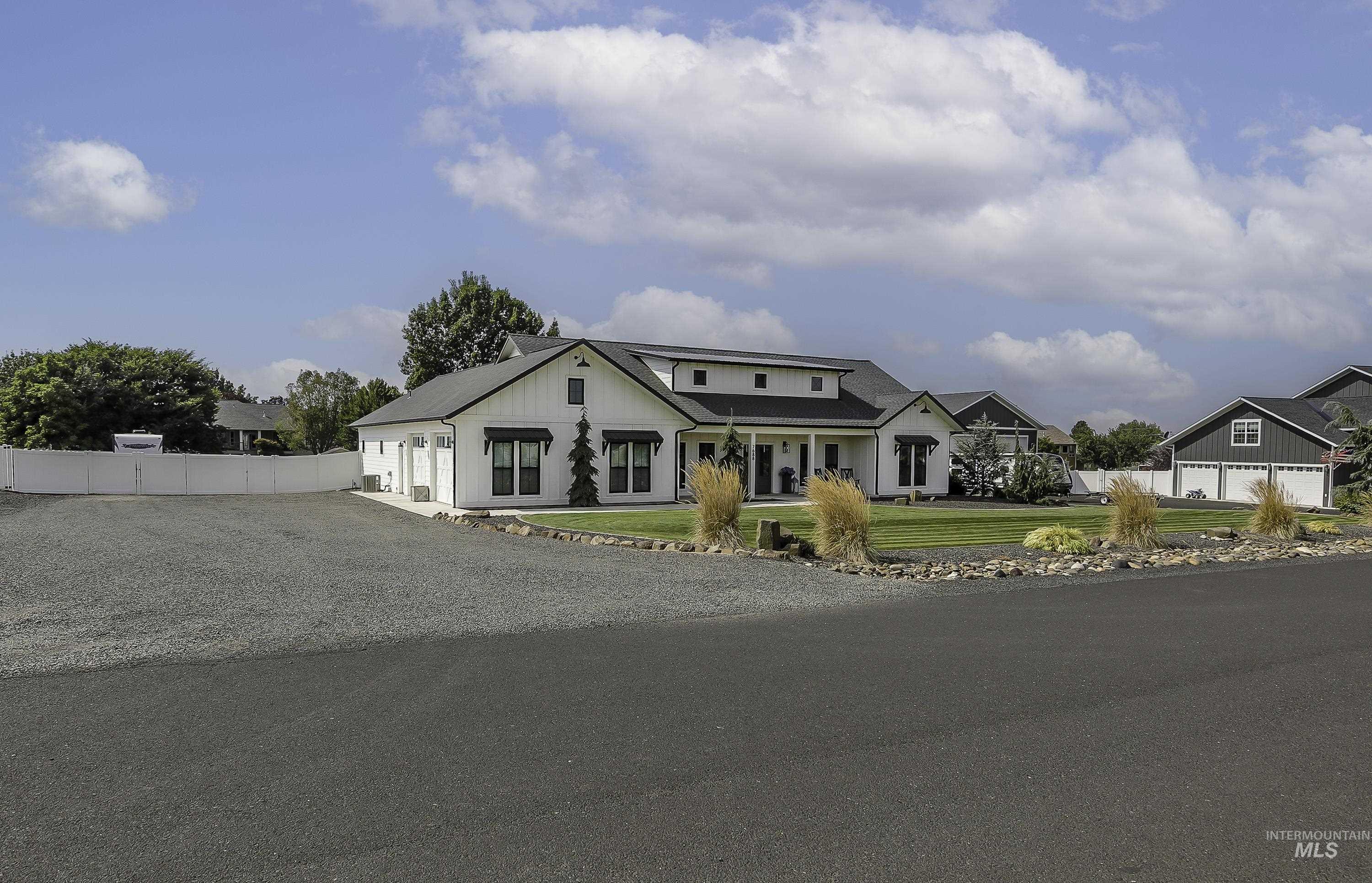 7688 Paddock Lane, Lewiston, Idaho 83501, 4 Bedrooms, 2.5 Bathrooms, Residential For Sale, Price $949,900,MLS 98998399