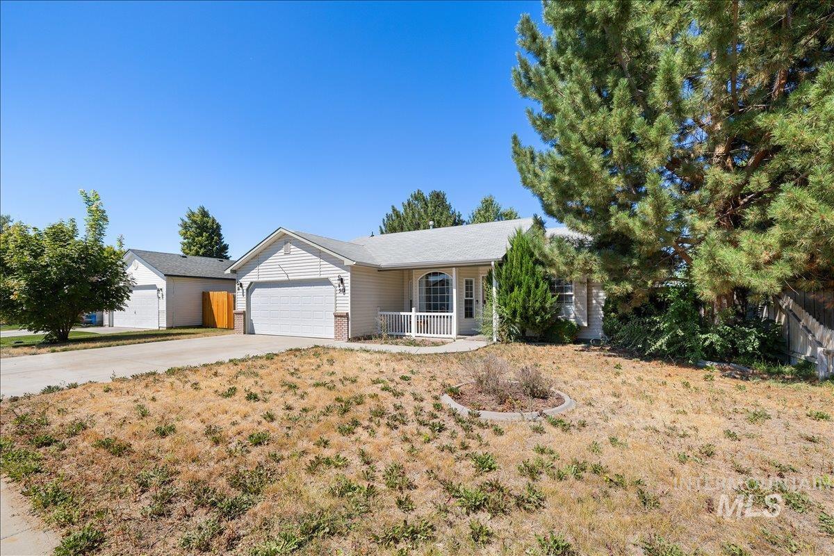 512 S Valley Dr, Nampa, Idaho 83686, 3 Bedrooms, 2 Bathrooms, Residential For Sale, Price $345,000, 98998402