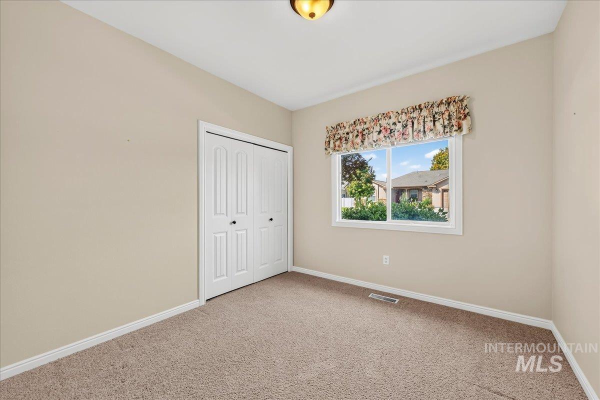 507 W. Briar Hill, Nampa, Idaho 83686, 3 Bedrooms, 2 Bathrooms, Residential For Sale, Price $447,000,MLS 98998403