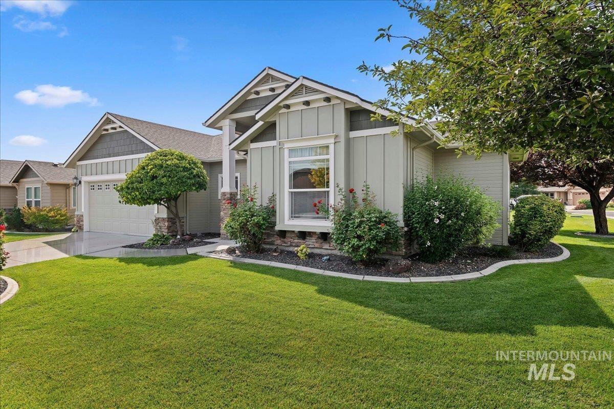 507 W. Briar Hill, Nampa, Idaho 83686, 3 Bedrooms, 2 Bathrooms, Residential For Sale, Price $447,000,MLS 98998403