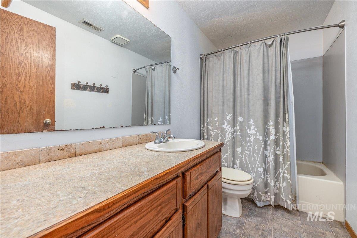 721 Parkside Way, Nampa, Idaho 83686, 3 Bedrooms, 2.5 Bathrooms, Residential For Sale, Price $385,000, 98998405