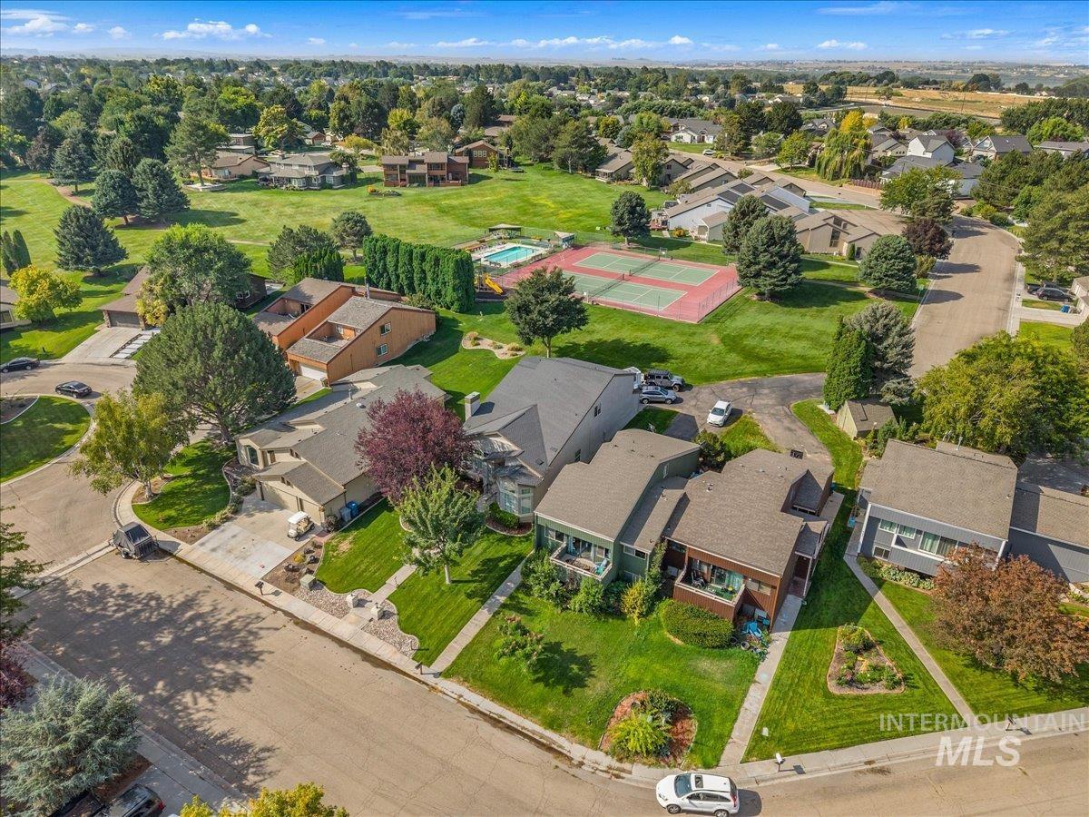 721 Parkside Way, Nampa, Idaho 83686, 3 Bedrooms, 2.5 Bathrooms, Residential For Sale, Price $385,000, 98998405