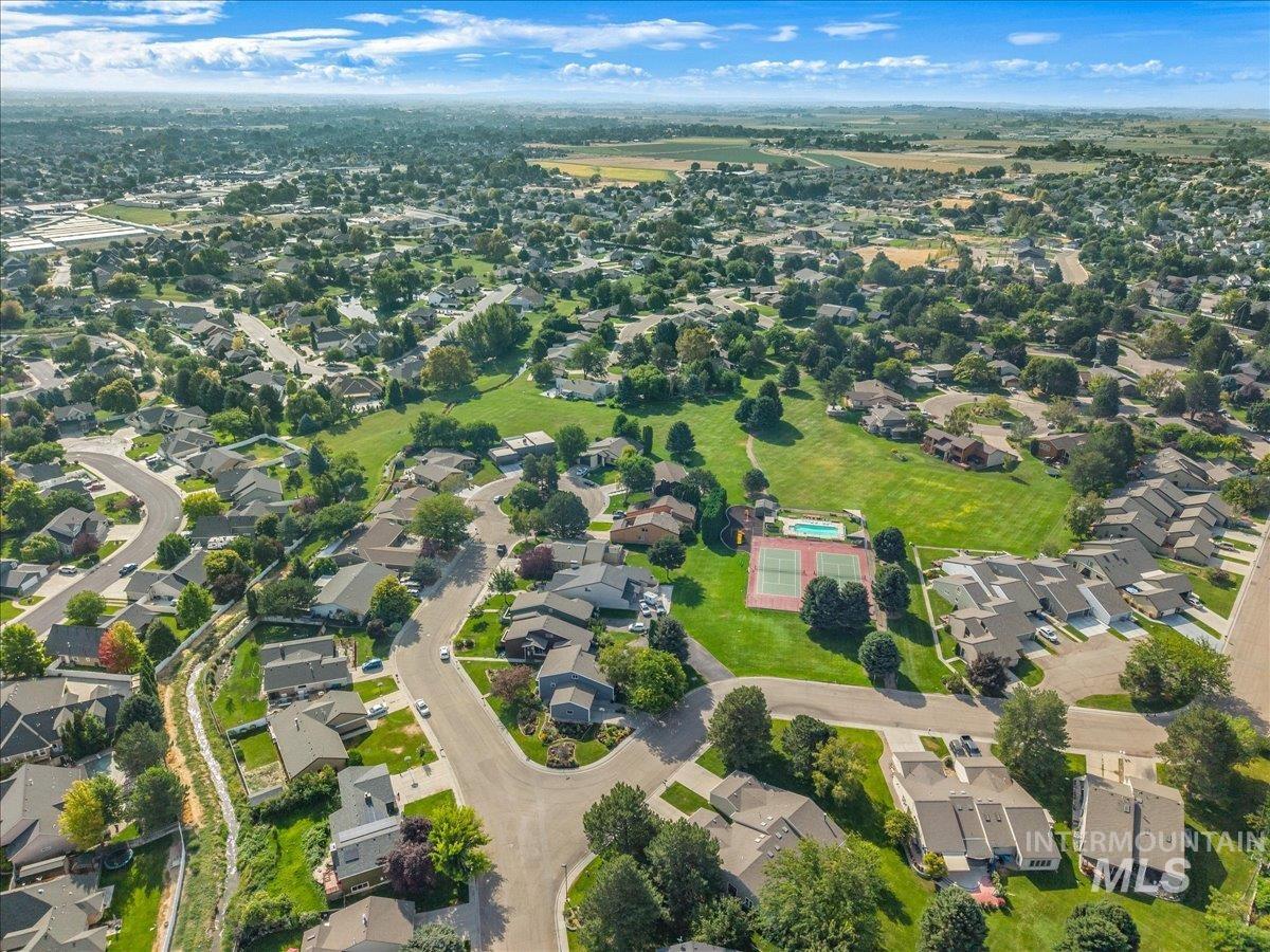 721 Parkside Way, Nampa, Idaho 83686, 3 Bedrooms, 2.5 Bathrooms, Residential For Sale, Price $385,000, 98998405