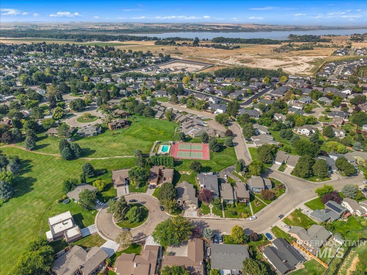 721 Parkside Way, Nampa, Idaho 83686, 3 Bedrooms, 2.5 Bathrooms, Residential For Sale, Price $385,000, 98998405