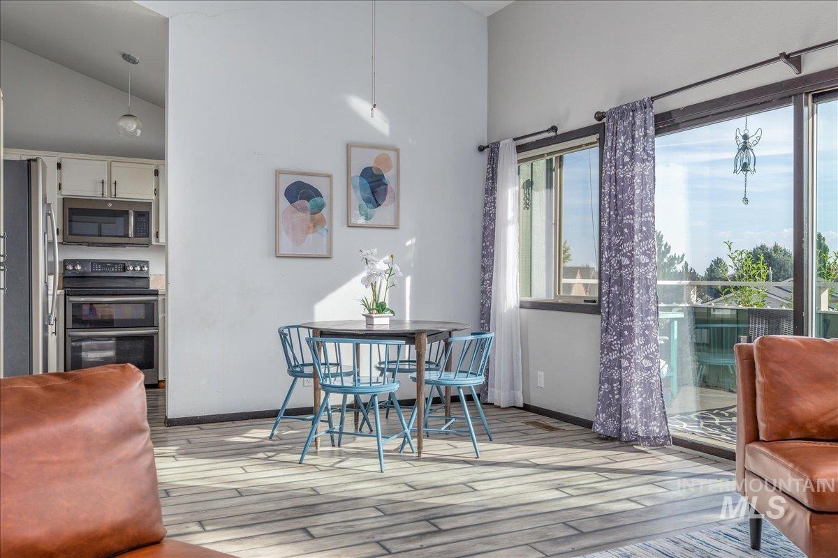 721 Parkside Way, Nampa, Idaho 83686, 3 Bedrooms, 2.5 Bathrooms, Residential For Sale, Price $385,000, 98998405