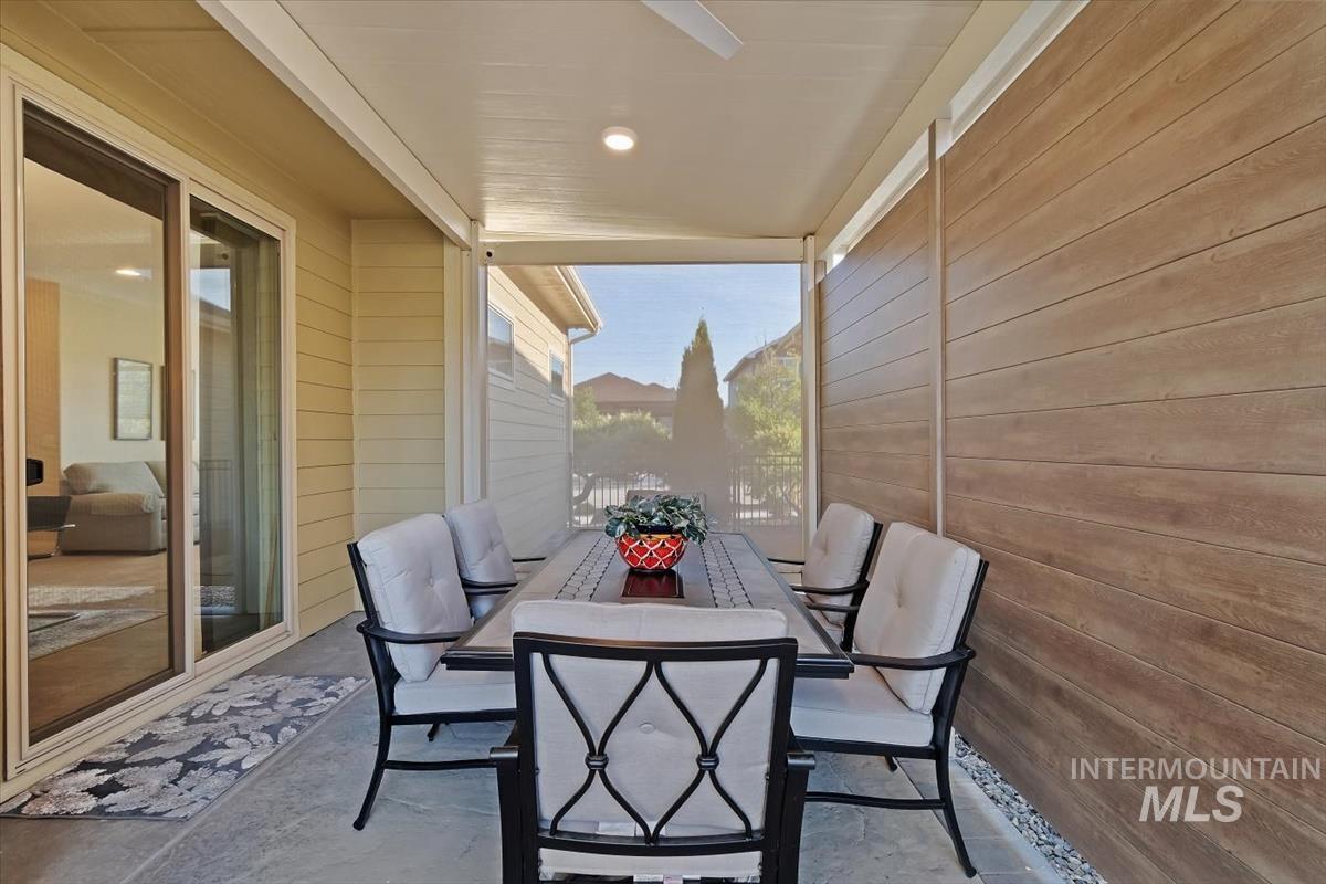 5945 W Beaufort Street, Boise, Idaho 83714, 4 Bedrooms, 2.5 Bathrooms, Residential For Sale, Price $575,000,MLS 98998407
