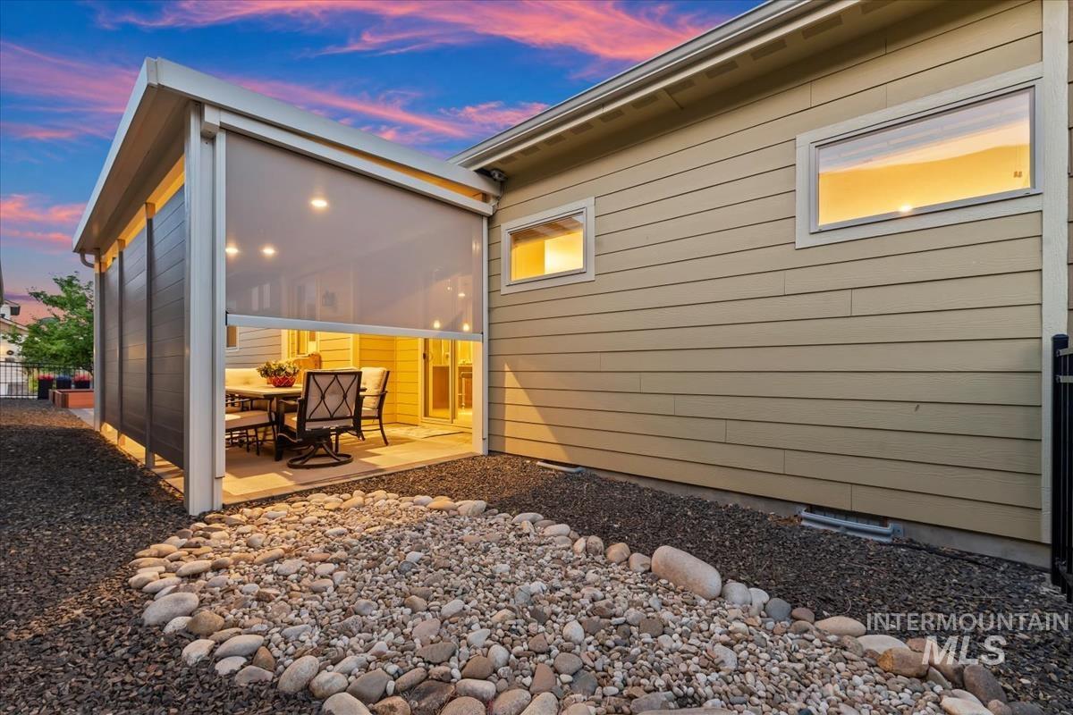 5945 W Beaufort Street, Boise, Idaho 83714, 4 Bedrooms, 2.5 Bathrooms, Residential For Sale, Price $575,000,MLS 98998407