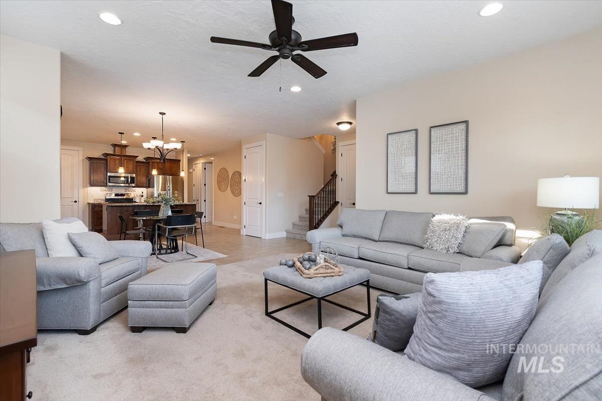 5945 W Beaufort Street, Boise, Idaho 83714, 4 Bedrooms, 2.5 Bathrooms, Residential For Sale, Price $575,000,MLS 98998407