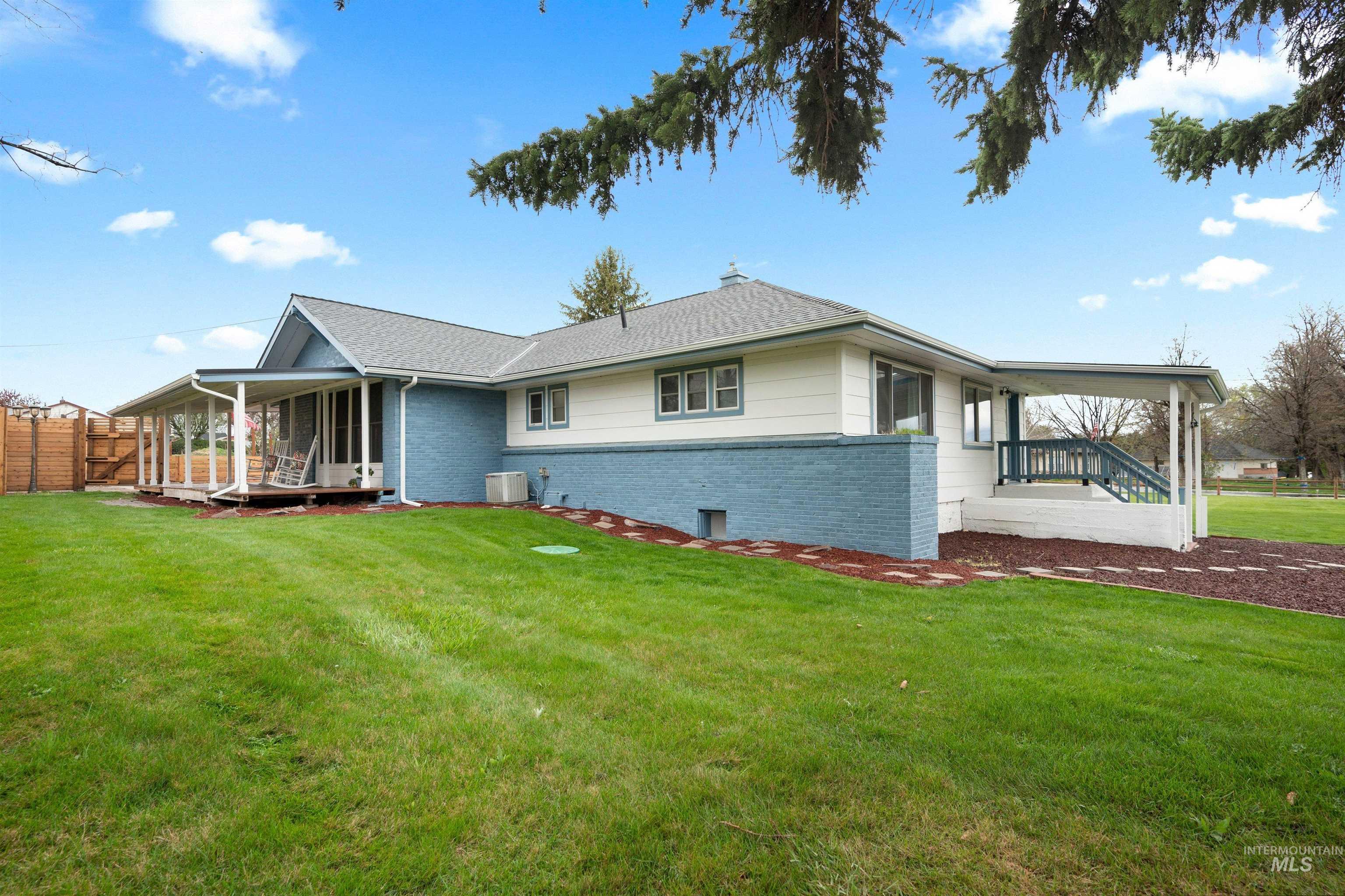 7816 E Victory, Nampa, Idaho 83687, 3 Bedrooms, 2 Bathrooms, Residential Income For Sale, Price $699,900, 98998410