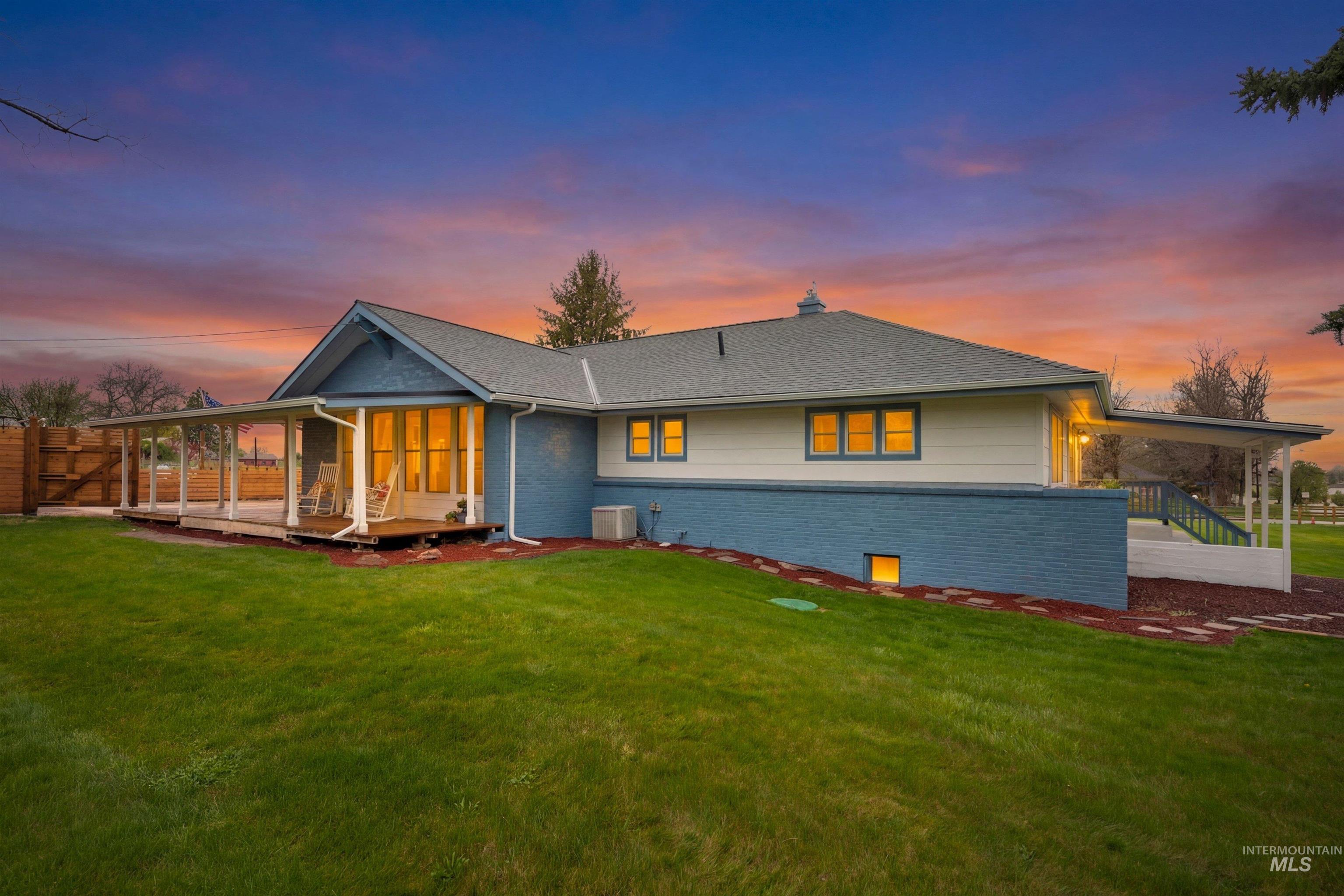 7816 E Victory, Nampa, Idaho 83687, 3 Bedrooms, 2 Bathrooms, Residential Income For Sale, Price $699,900, 98998410