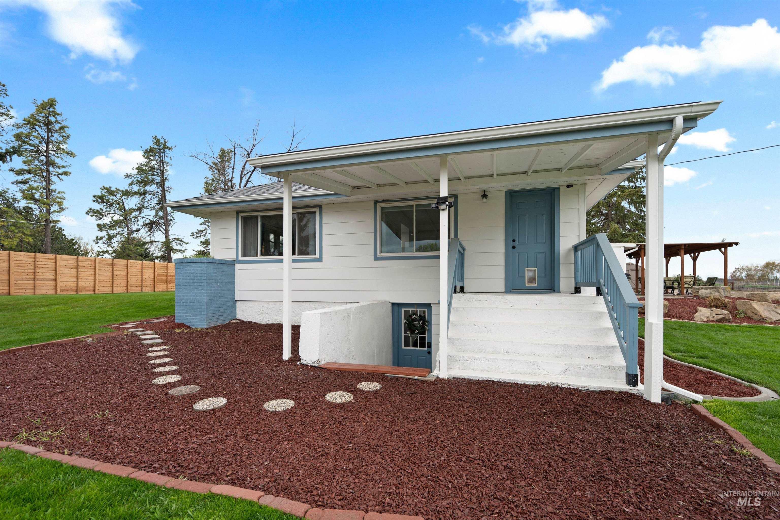 7816 E Victory, Nampa, Idaho 83687, 3 Bedrooms, 2 Bathrooms, Residential Income For Sale, Price $699,900, 98998410