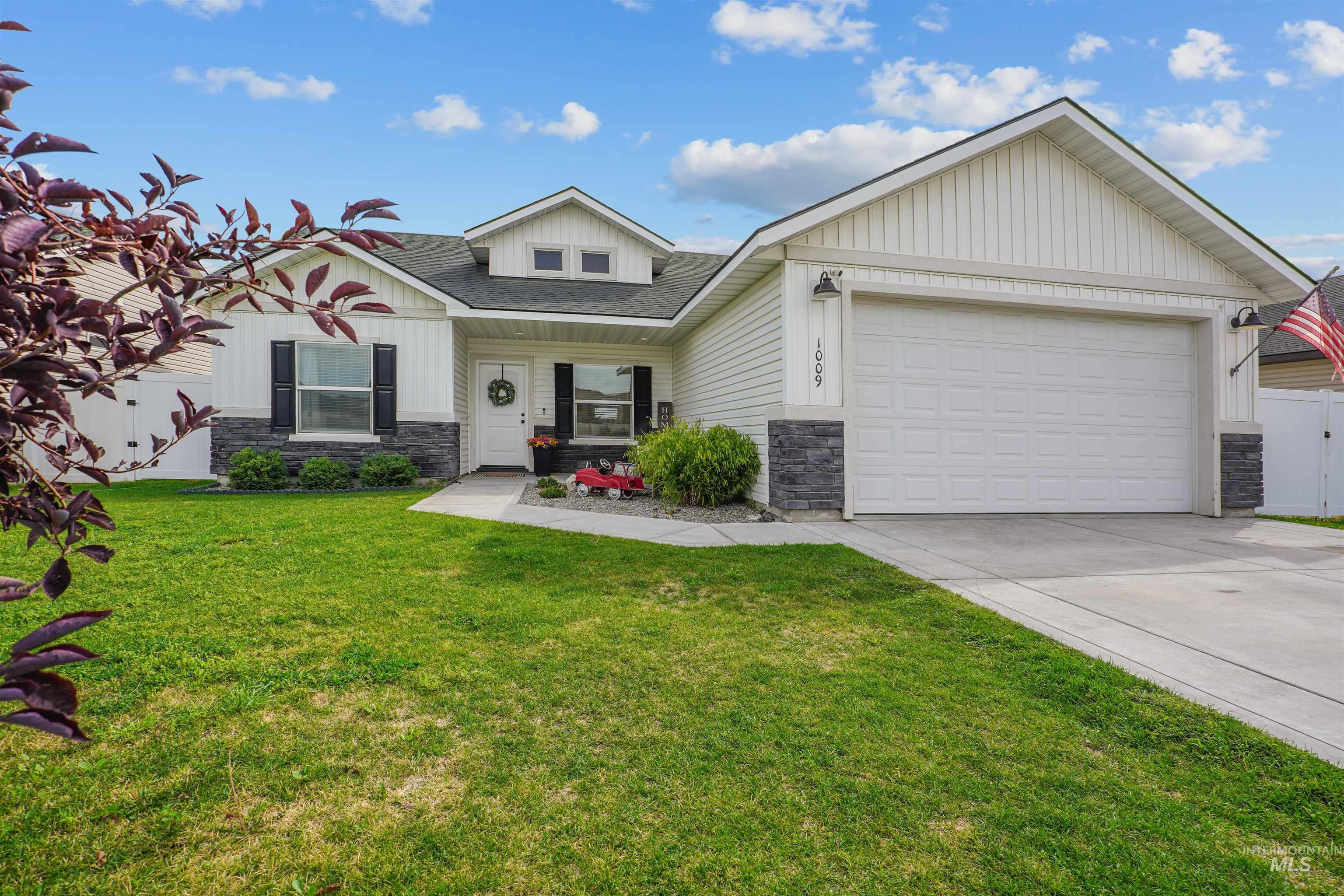 1009 Magnolia St, Burley, Idaho 83318, 3 Bedrooms, 2 Bathrooms, Residential For Sale, Price $315,000, 98998411